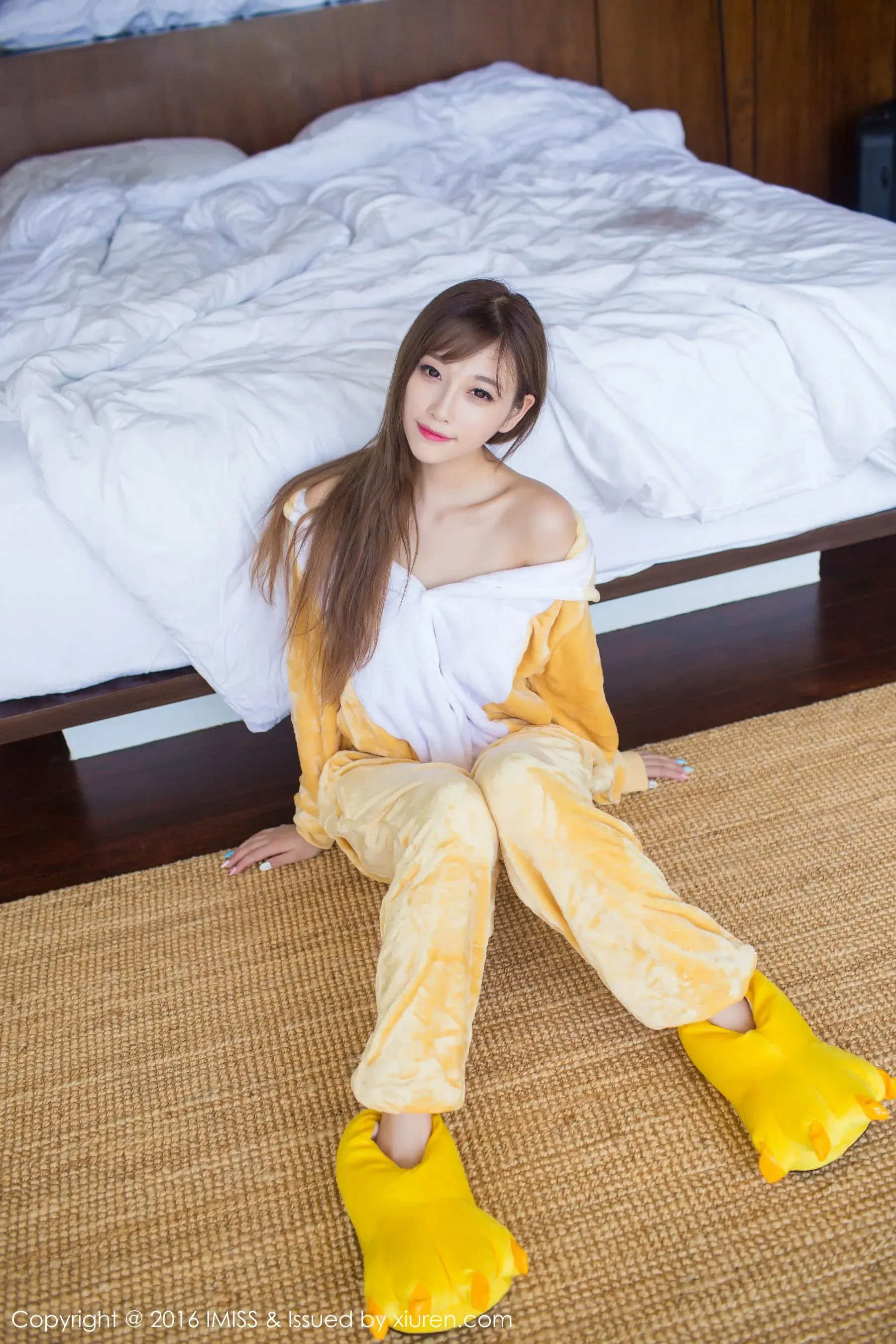 sugar小甜心CC《美女扮野兽+旗袍与丝袜》 爱蜜社IMiss Vol.136第4张