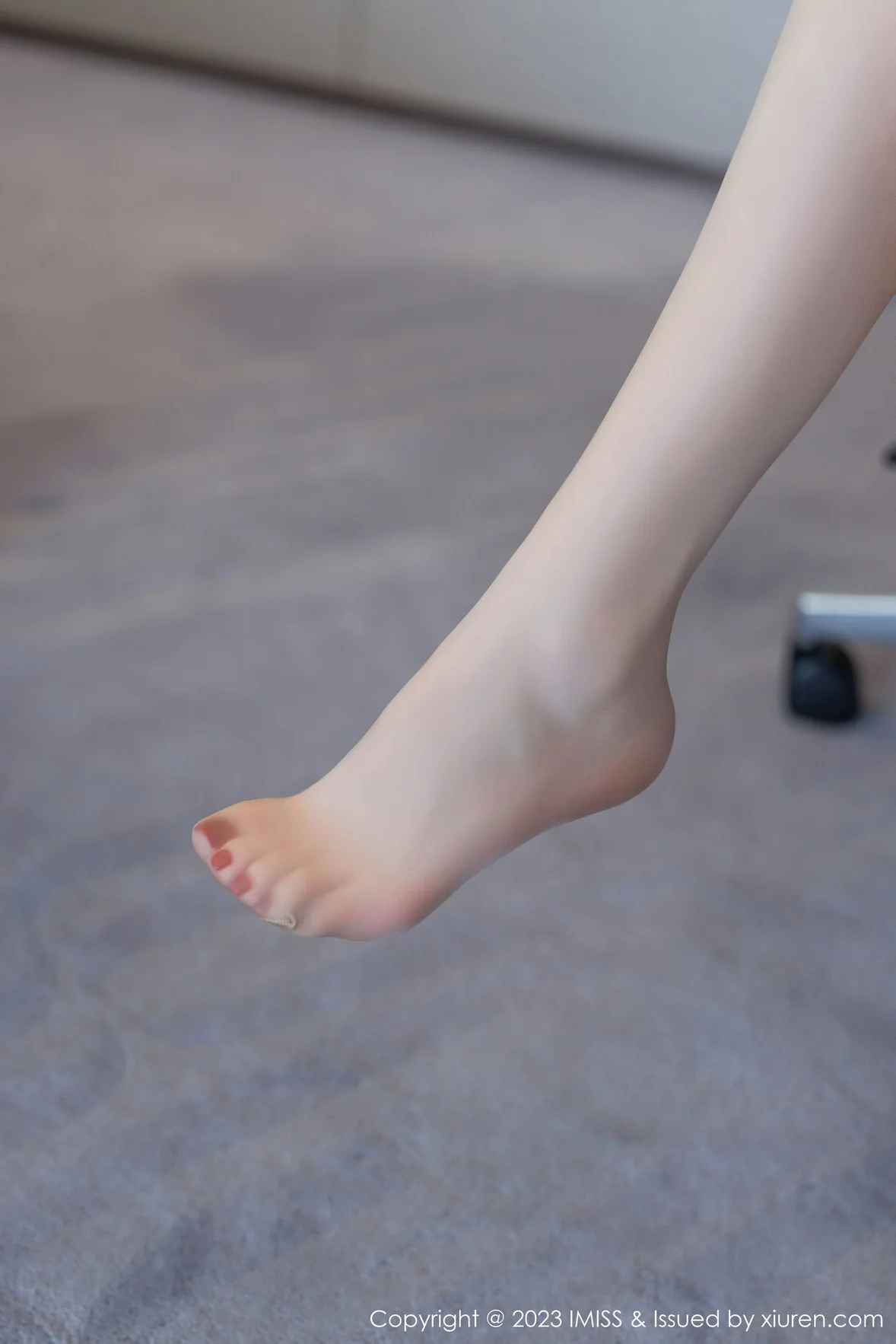  爱蜜社 Vol.739 SISY思 黑色Ol性感写真 [48P]第5张