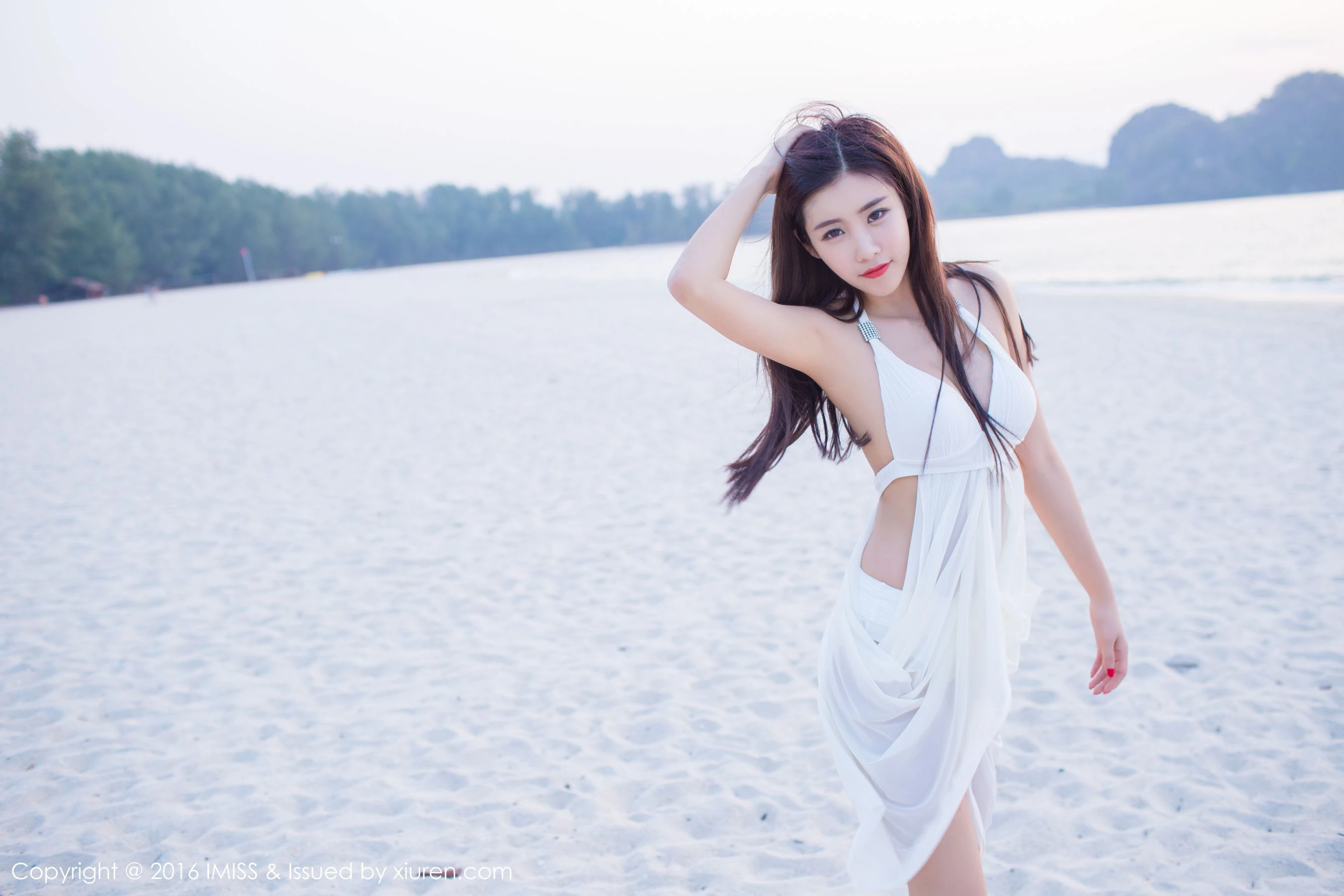 程小烦不烦《粉色装扮+白色裙子外拍》 爱蜜社IMiss Vol.086第14张