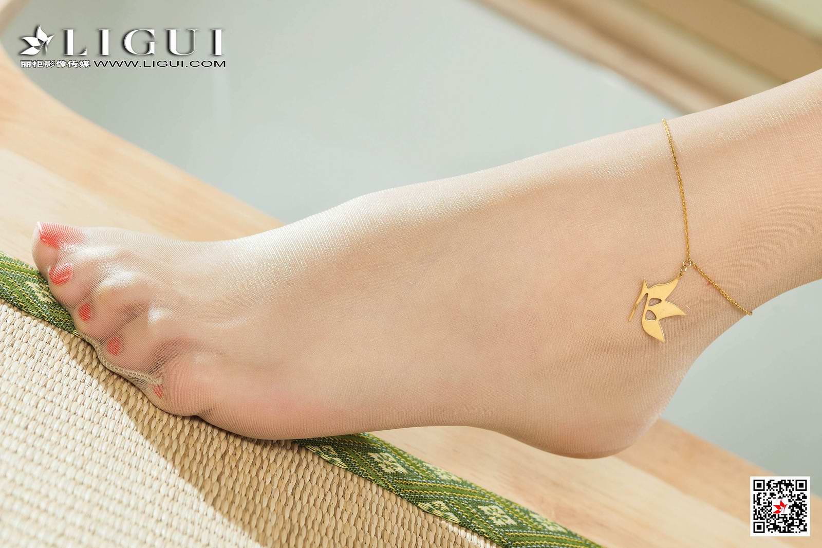 Ligui丽柜 2020.05.27《香浴名莲》潘潘第1张