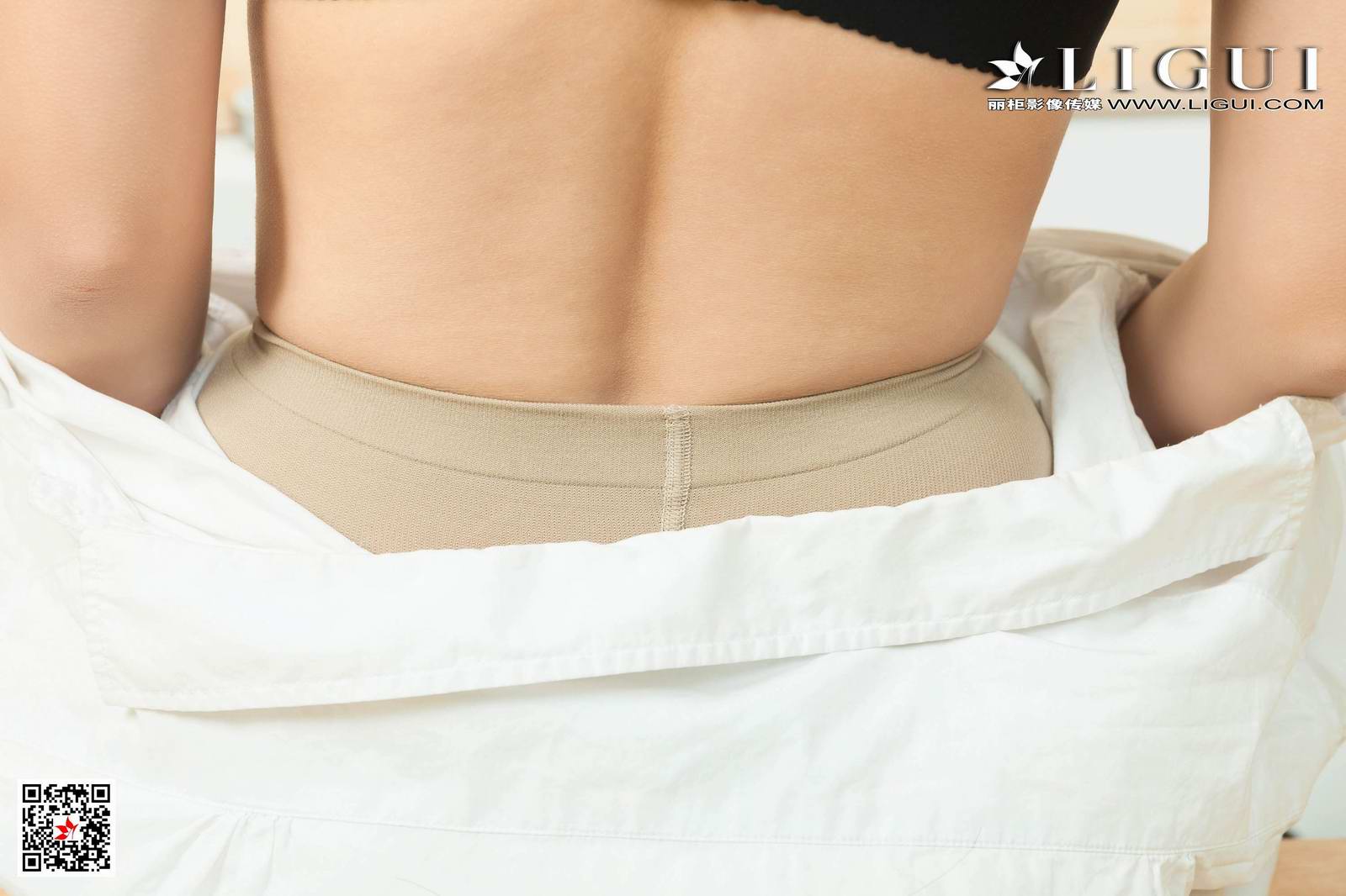 Ligui丽柜 2020.05.27《香浴名莲》潘潘第1张