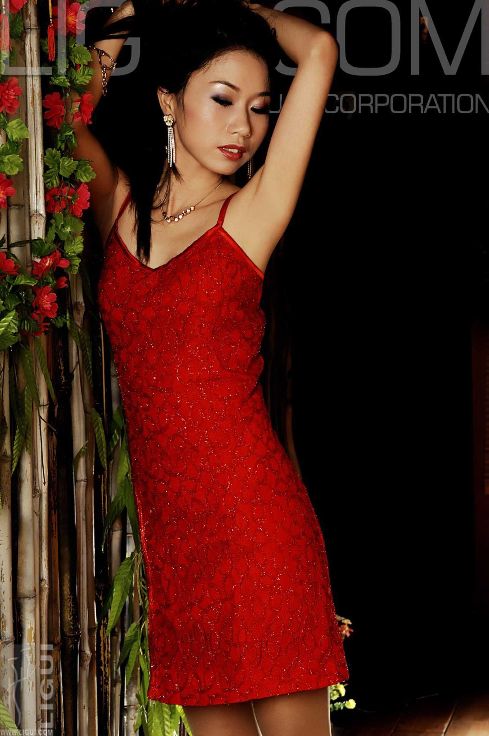 [丽柜LiGui] Model 海伦《少女的紅裙》丝足写真集图第4张