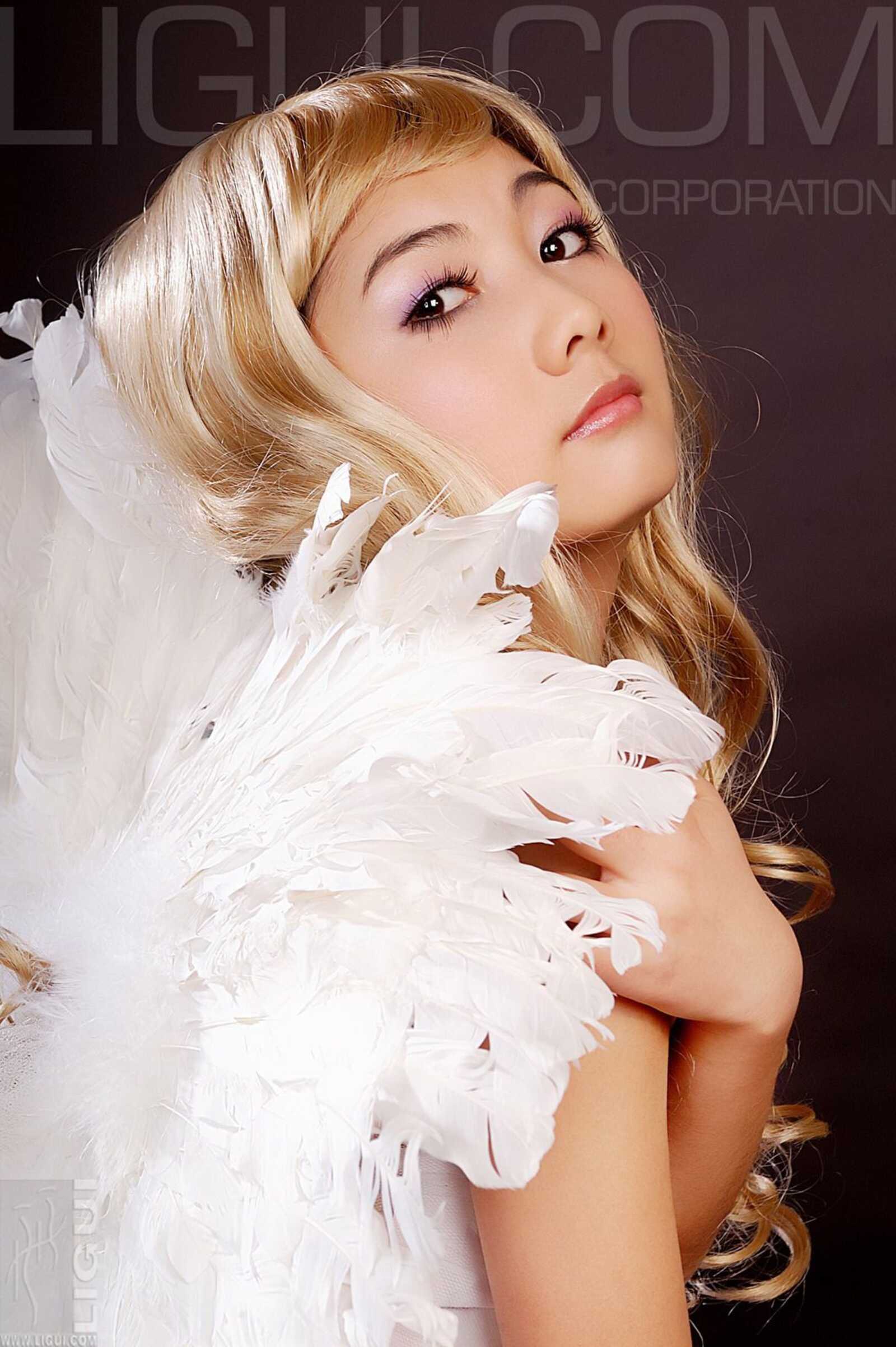 [丽柜LiGui] Model 丝丝《美丽的天使》丝足写真图片第9张