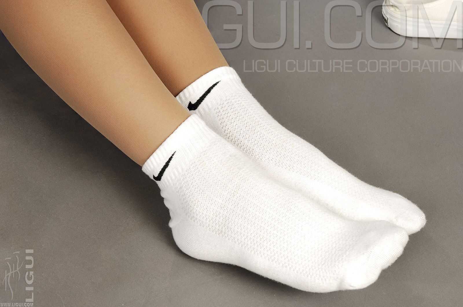 [丽柜LiGui] Model 默默《顽皮的小熊》丝足写真图片第7张