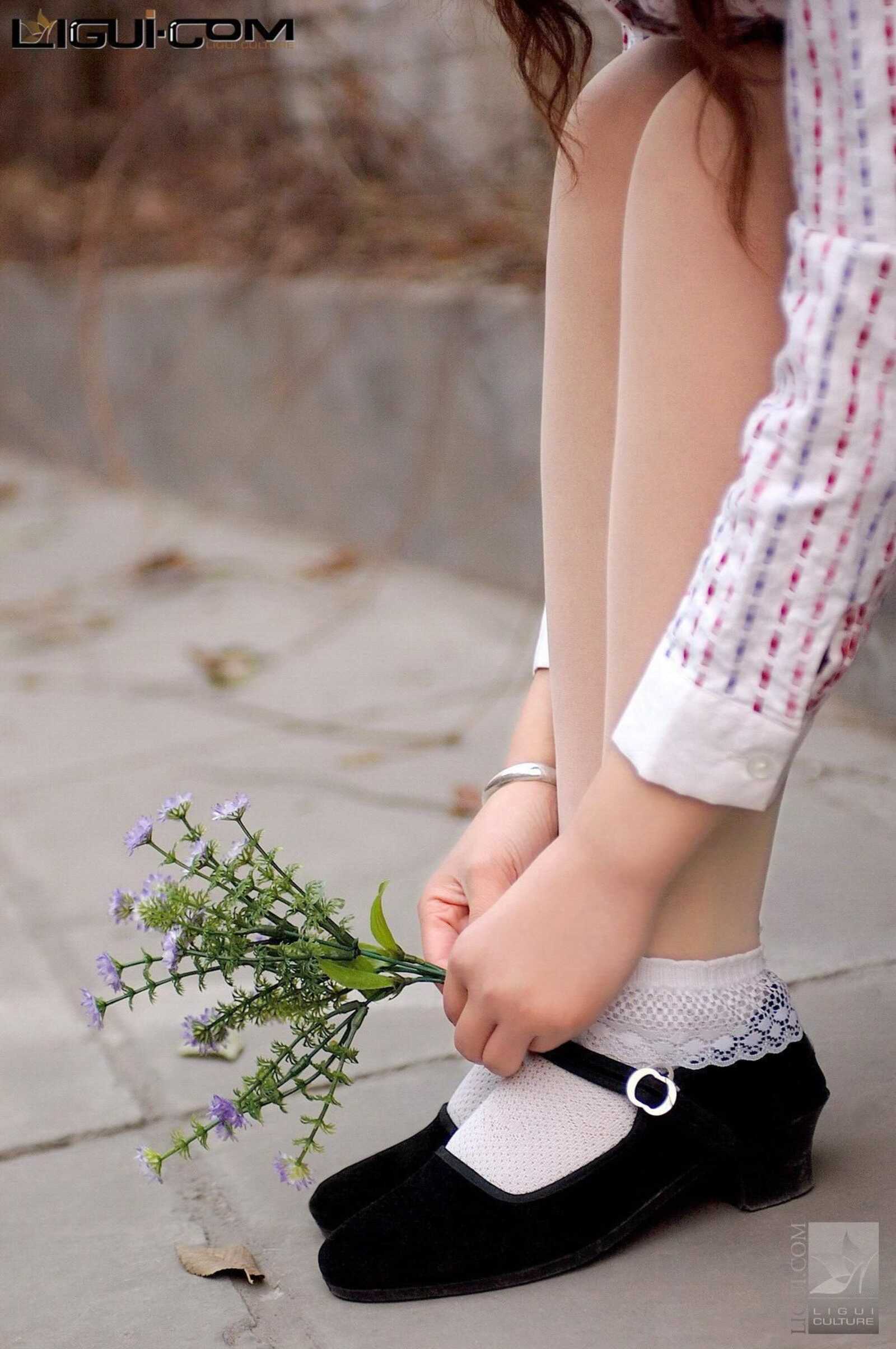 [丽柜LiGui] Model 英子《初恋布鞋女孩》丝足写真图第15张