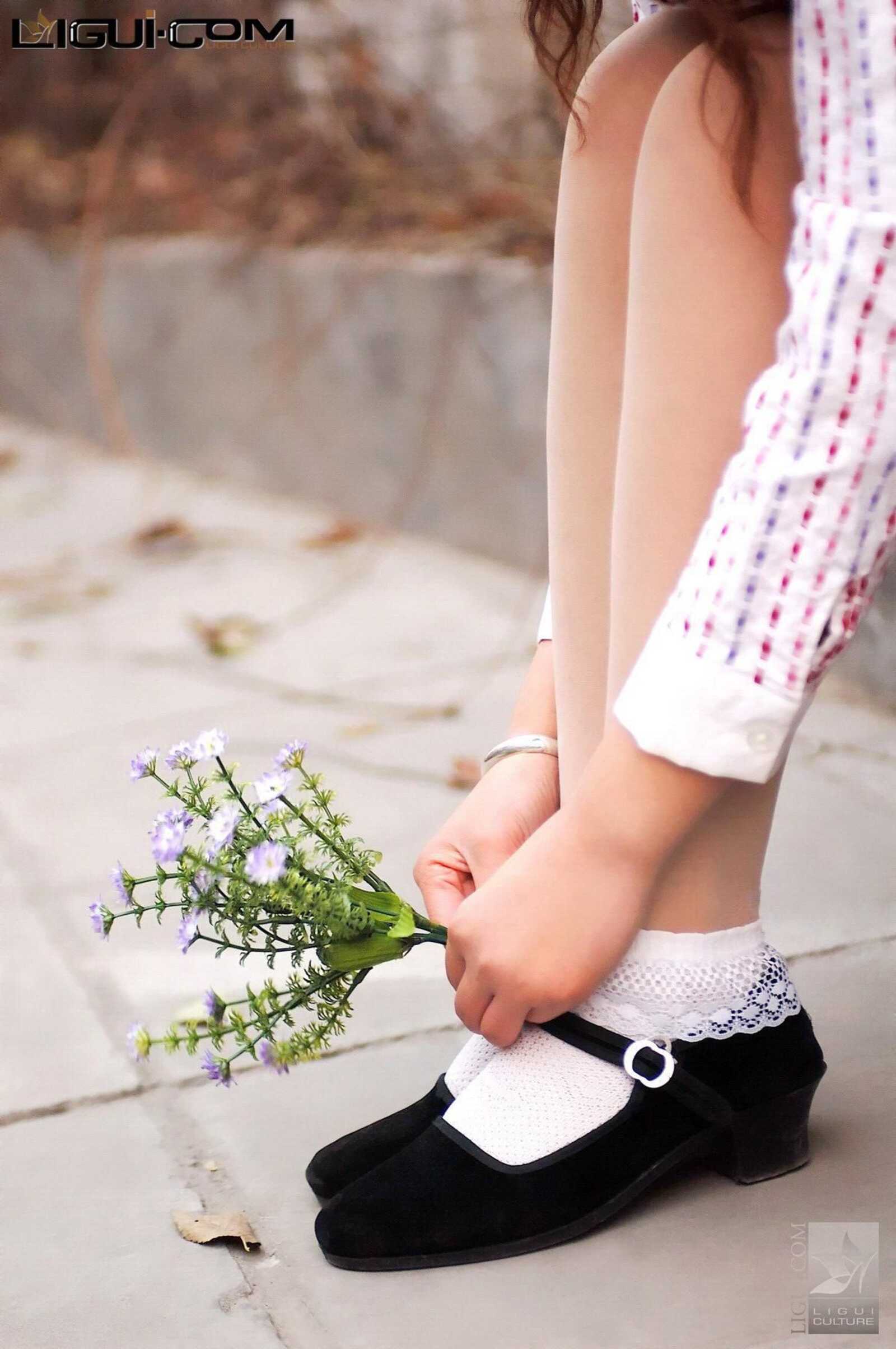 [丽柜LiGui] Model 英子《初恋布鞋女孩》丝足写真图第13张