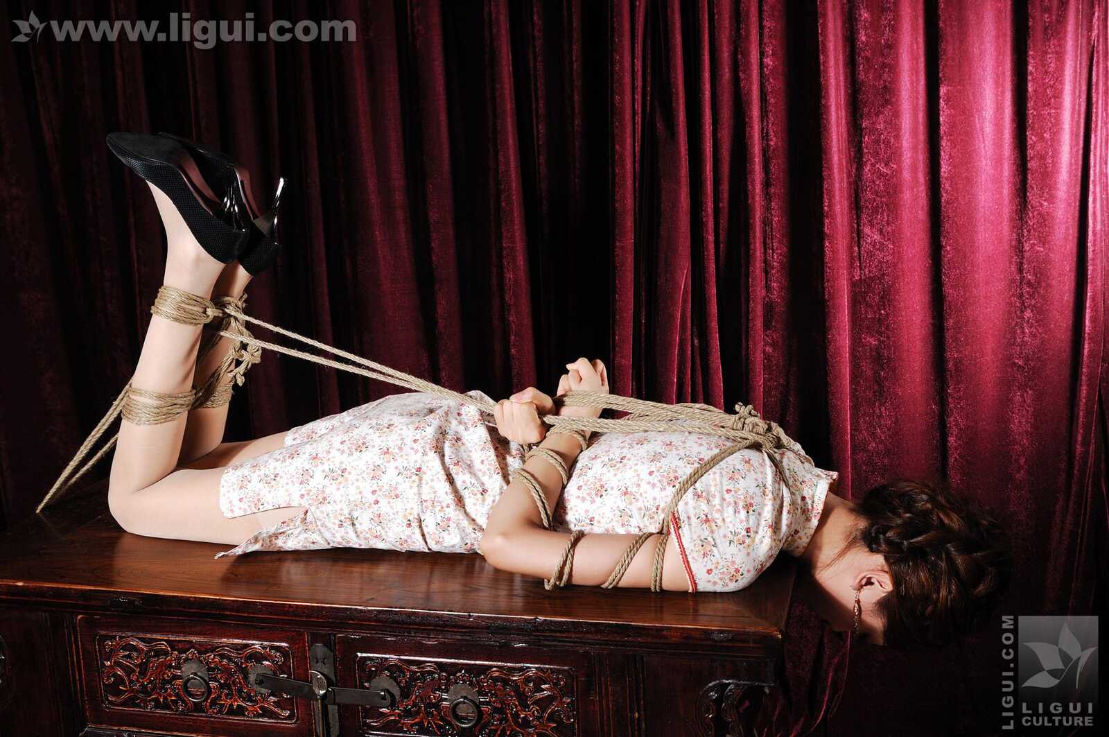 Model 梦娜《幕前束缚之美》 [丽柜美束LiGui] 美腿第13张