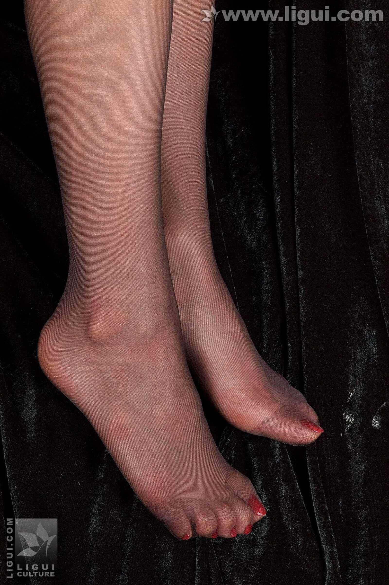 Model 冰清《黑丝熟女诱惑》 [丽柜LiGui] 丝足写真第5张