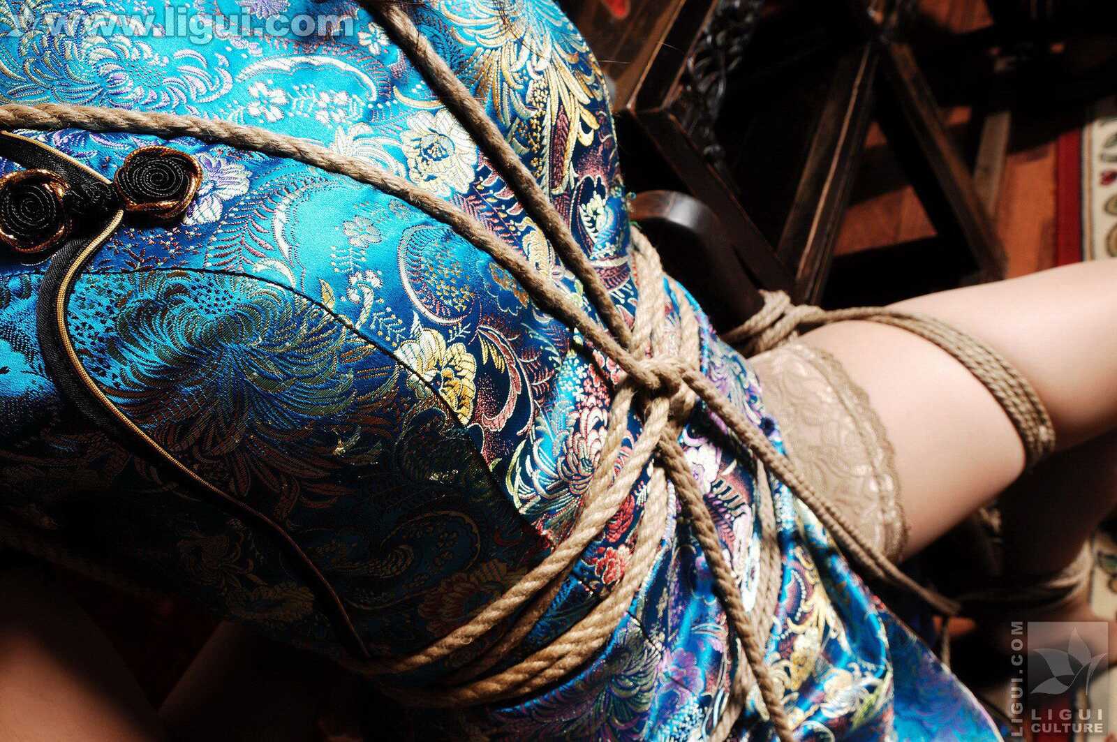 Model 冰清《东方少妇挣扎中的捆绑》 [丽柜美束第3张