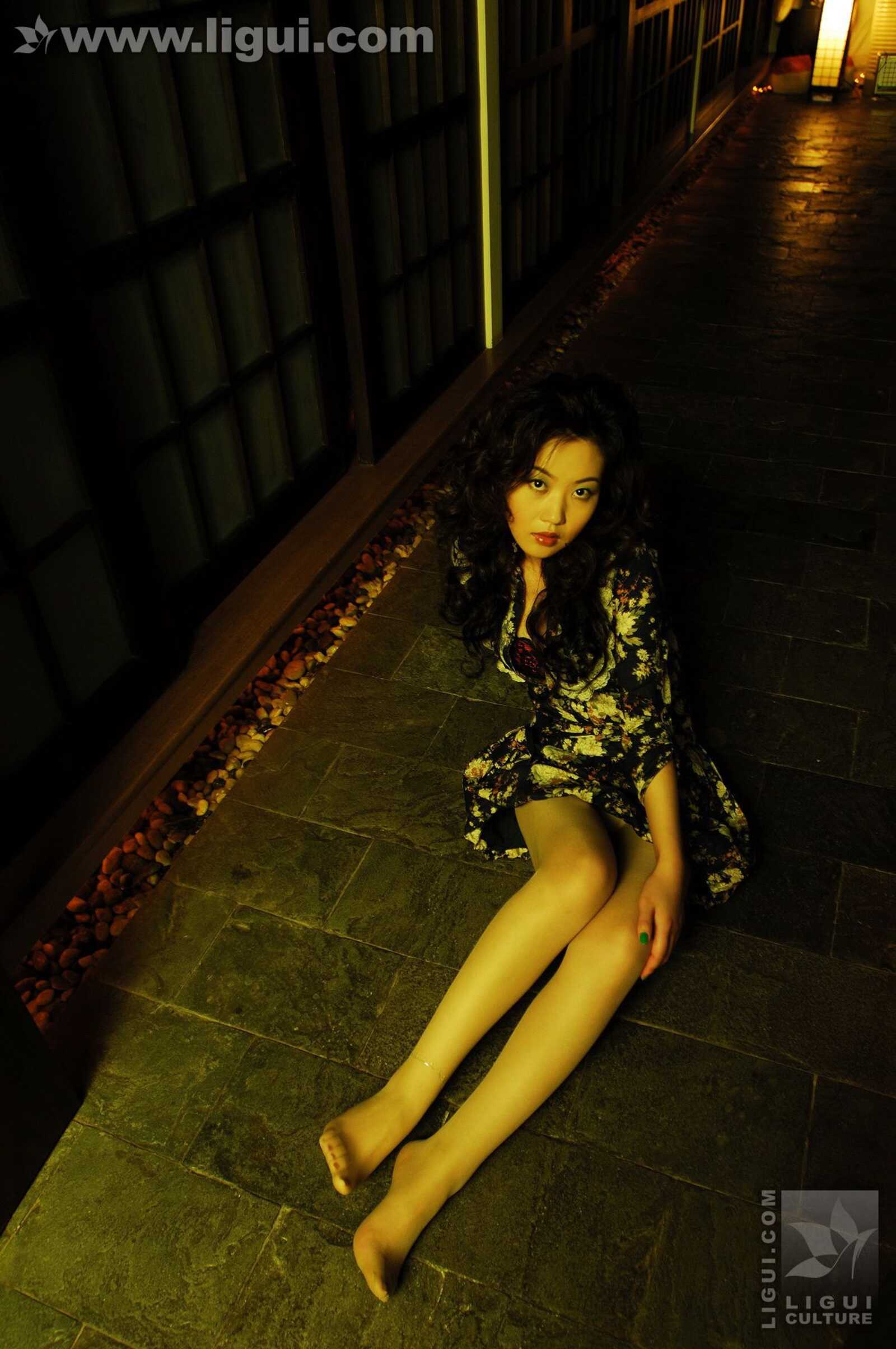 Model 小露露《性感小猫咪》 [丽柜LiGui] 丝足写真第3张