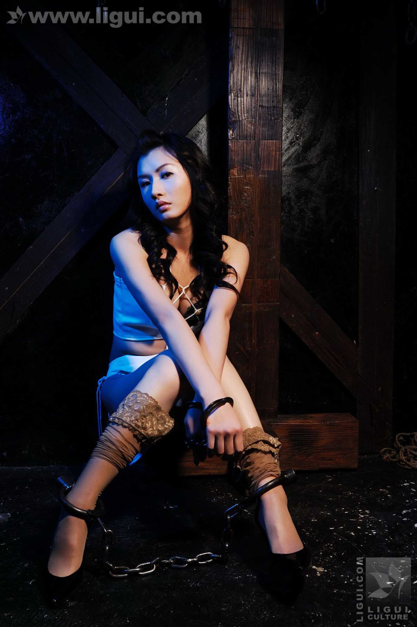 Model 尤丽《囚禁在监狱的女地下党》 [丽柜美束第3张