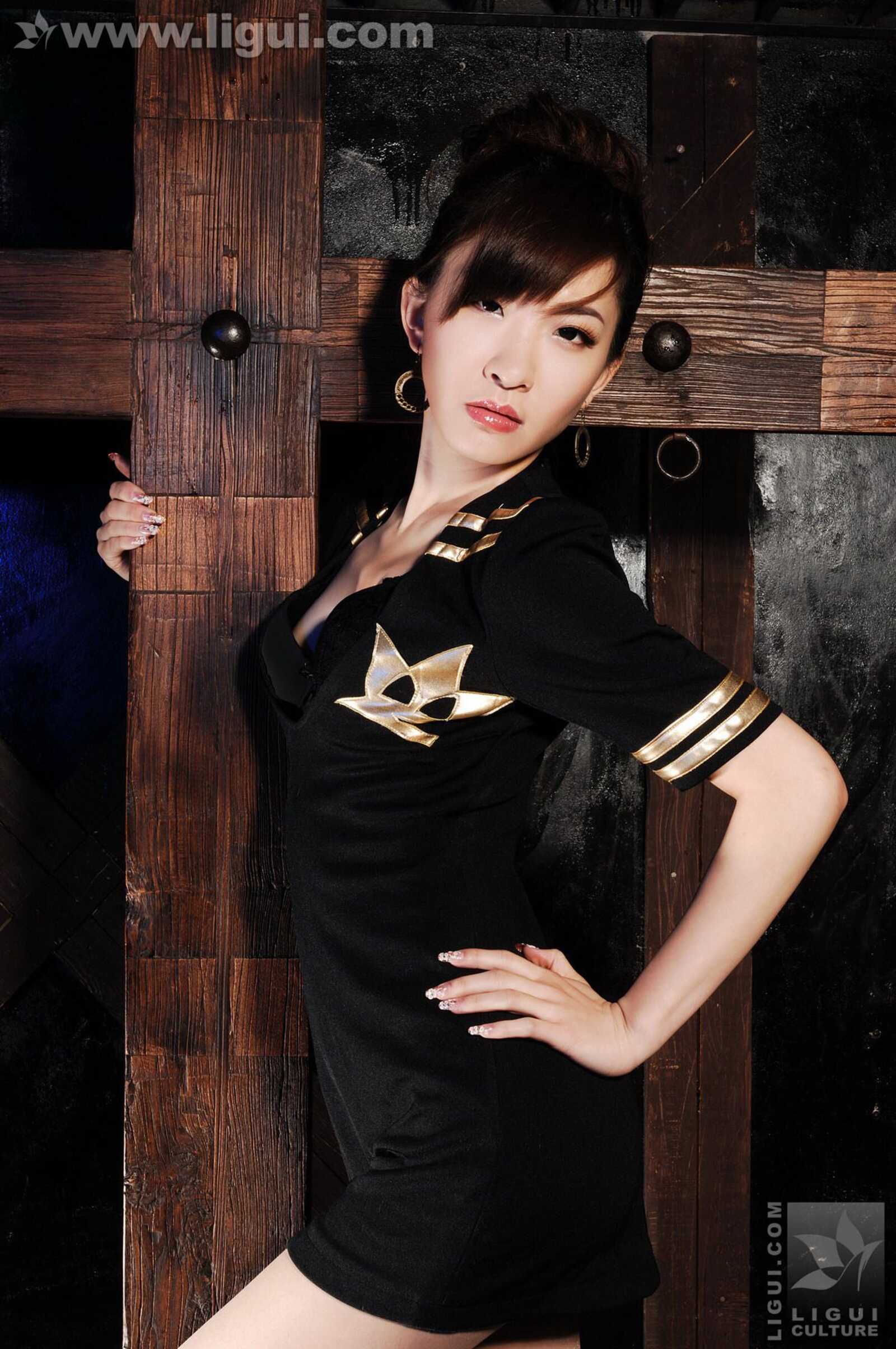 Model 小雪《古典风气之下的高跟魅力》 [丽柜Li第7张