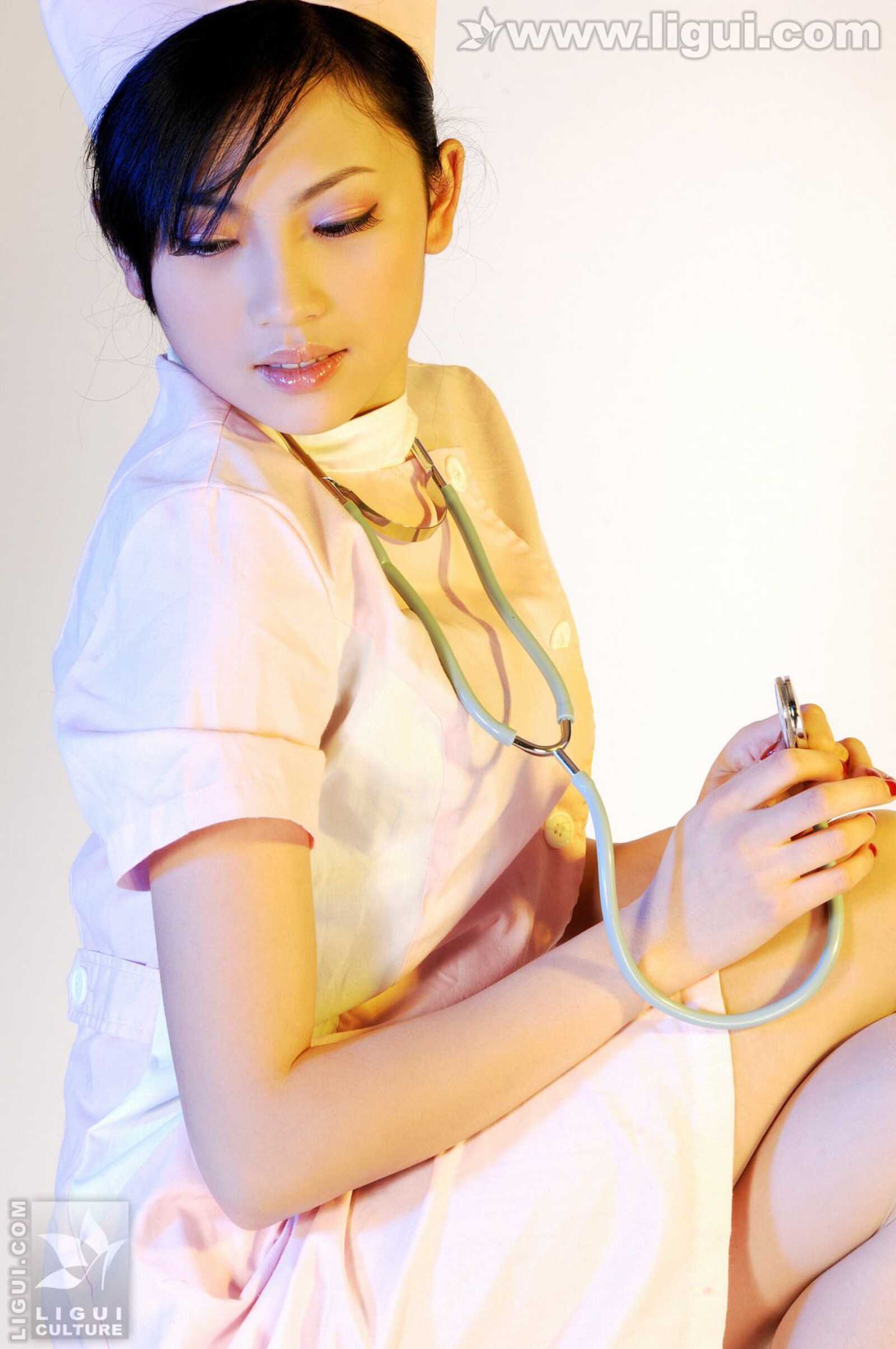 Model 左左《完美的护士情节》 [丽柜LiGui] 美腿玉第7张