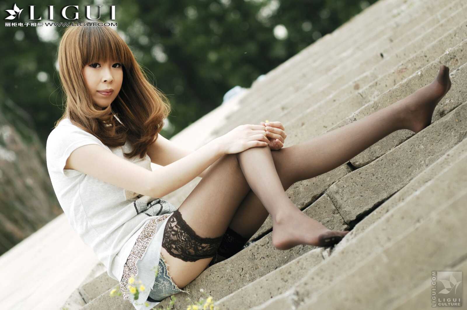 Model Vicky《唯美的外景表演》 [丽柜LiGui] 美腿玉足第1张