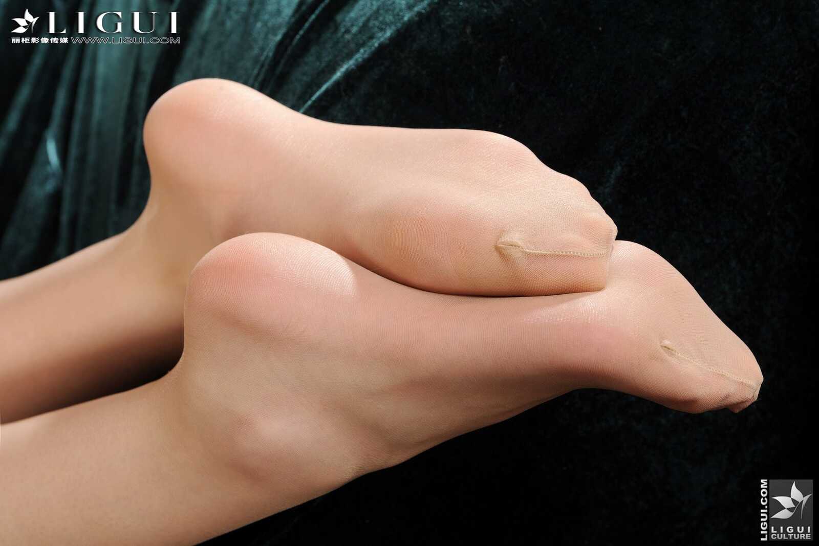 Model 桃子、Vicky《性感的圣诞姊妹花》 [丽柜LiG第3张