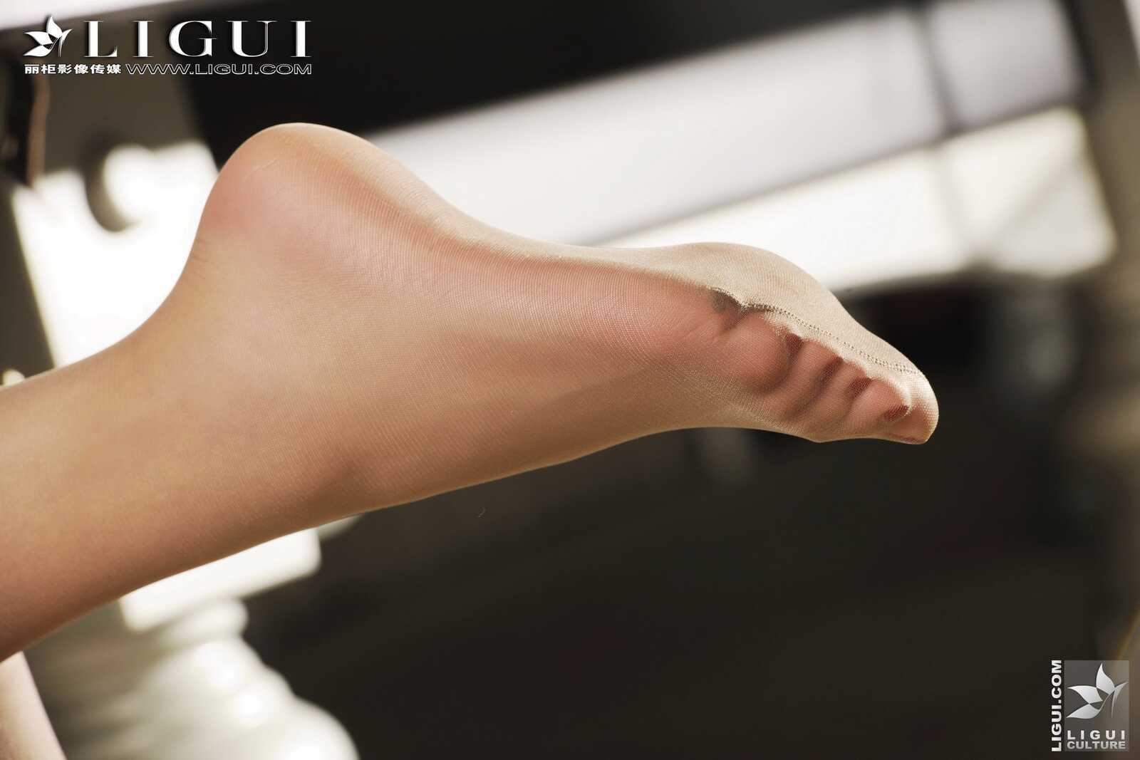 Model Cherry《台球女郎》 [丽柜LiGui] 美腿玉足写真第11张