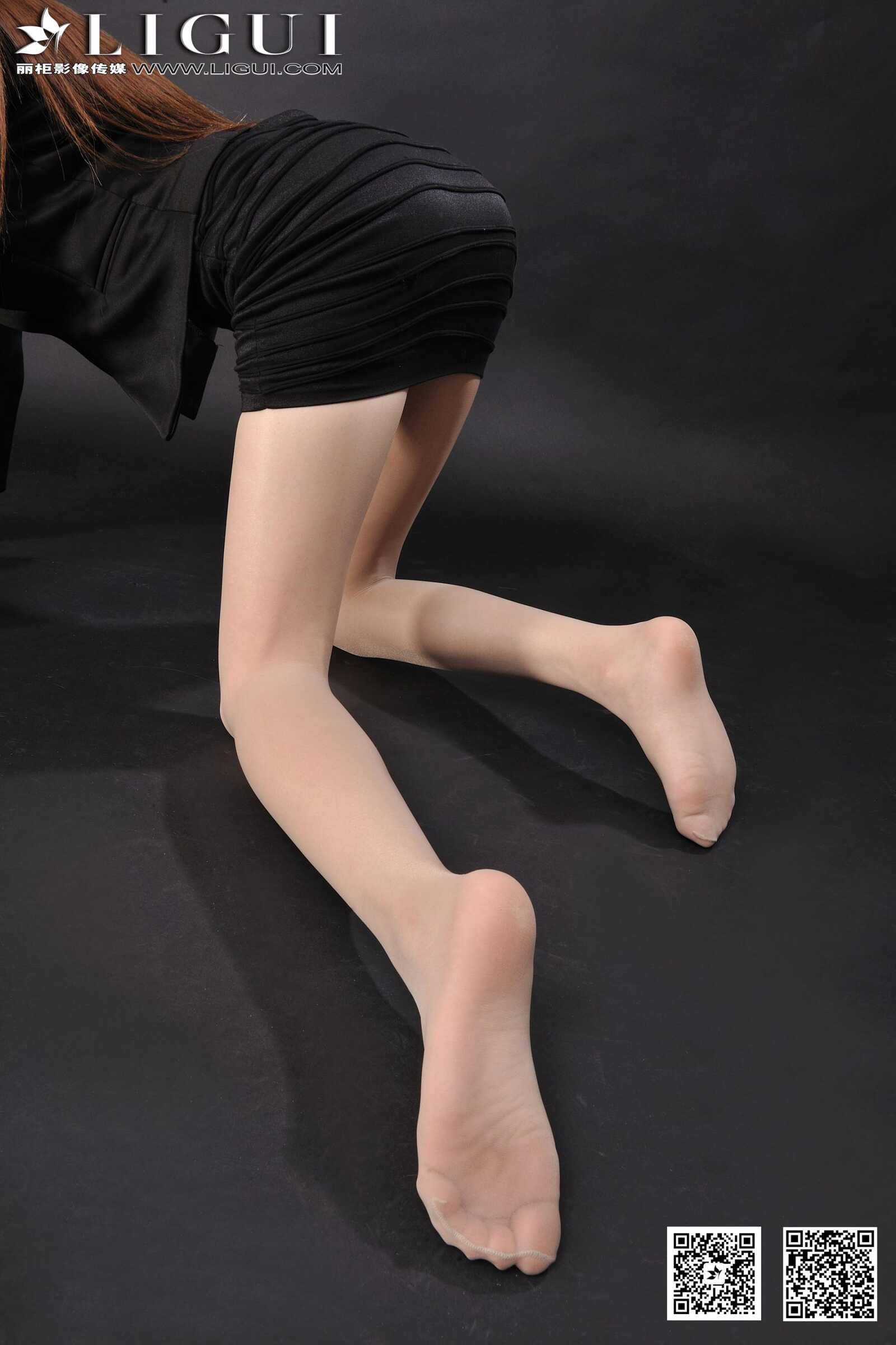 [丽柜LiGui] Model 可馨《职场丽人肉丝袜美足》美腿第1张