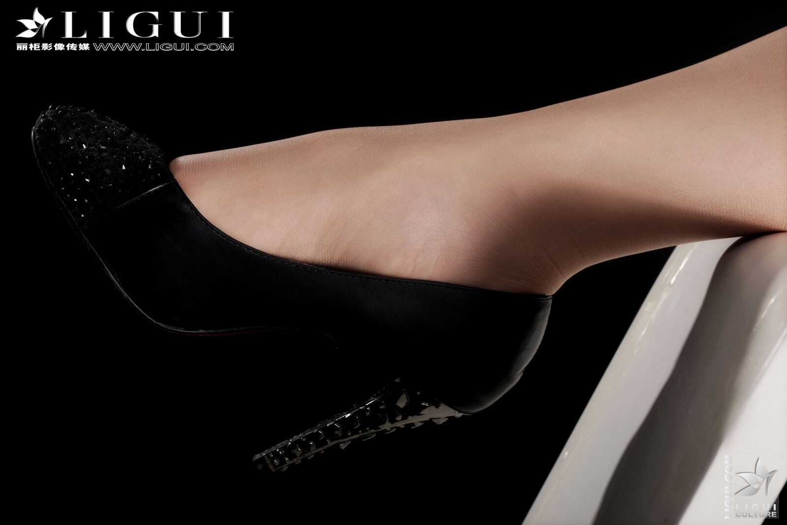 Model 怡萱《迷人的家庭女教師》上中下合集版第11张