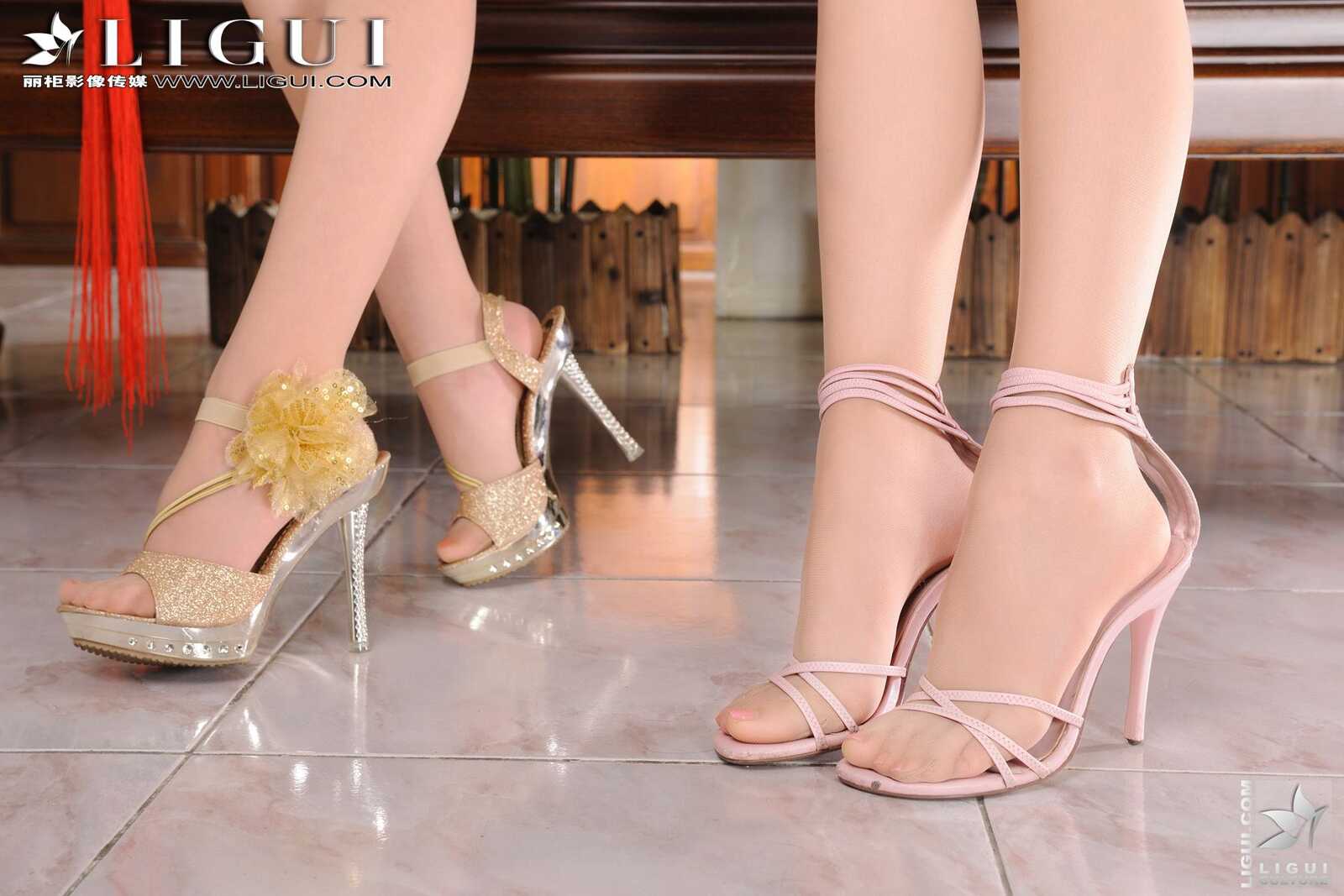 Model Vicky和桃子《2012蕾丝旗袍拜年》 [丽柜LiGui第19张