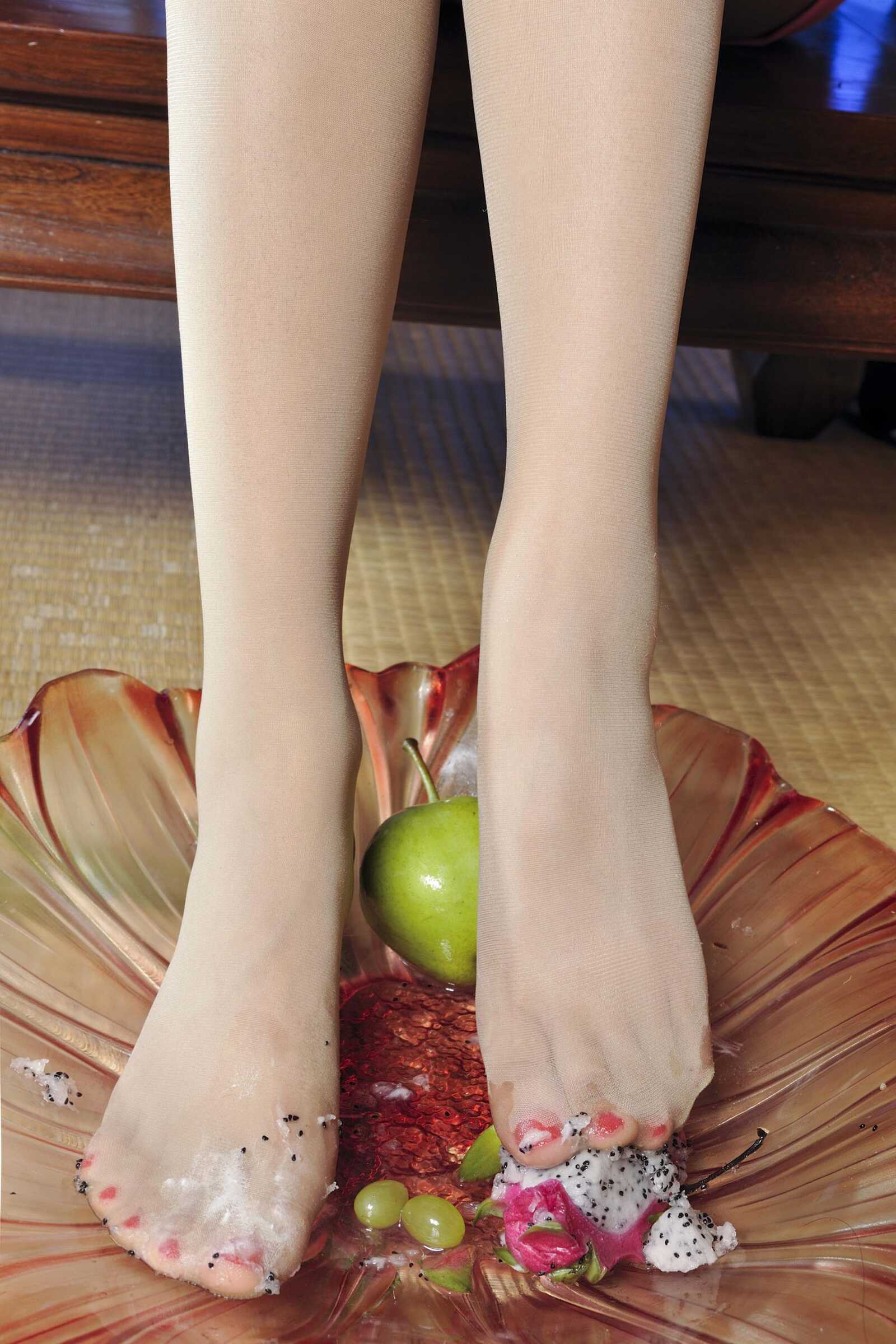 Model 笑笑《水果肉丝美足》上下合集 [丽柜LiGui第6张