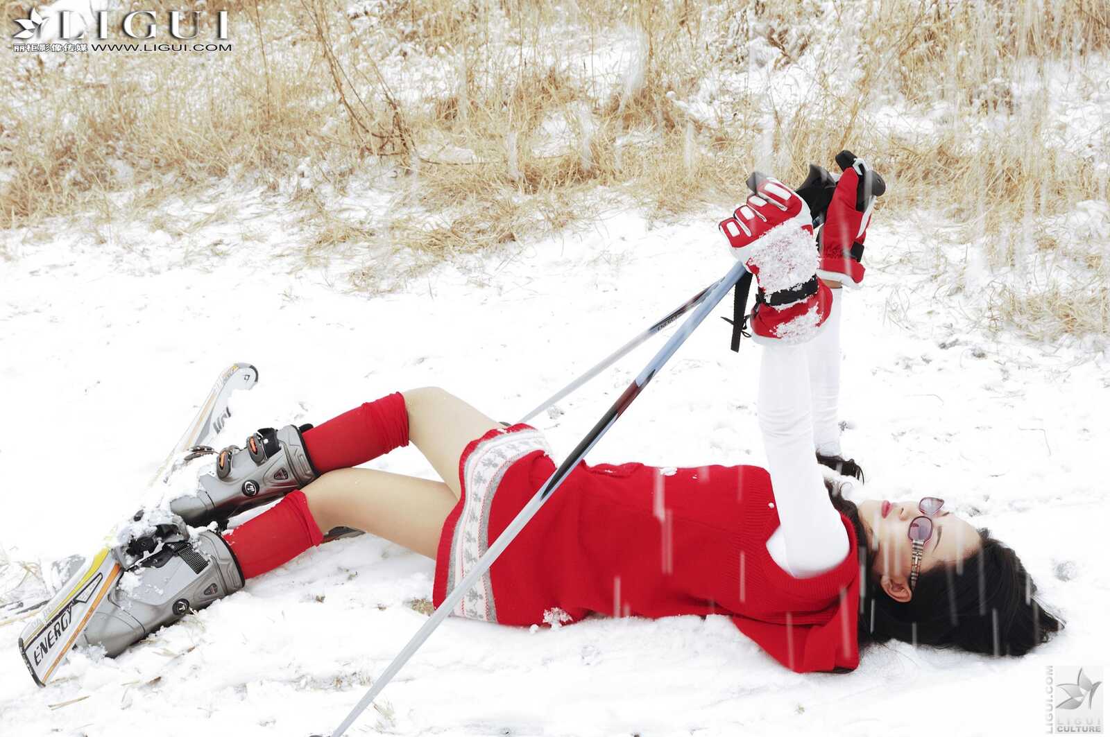 Model 琳达《雪地女郎丝足秀》上下合集 [丽柜Li第12张