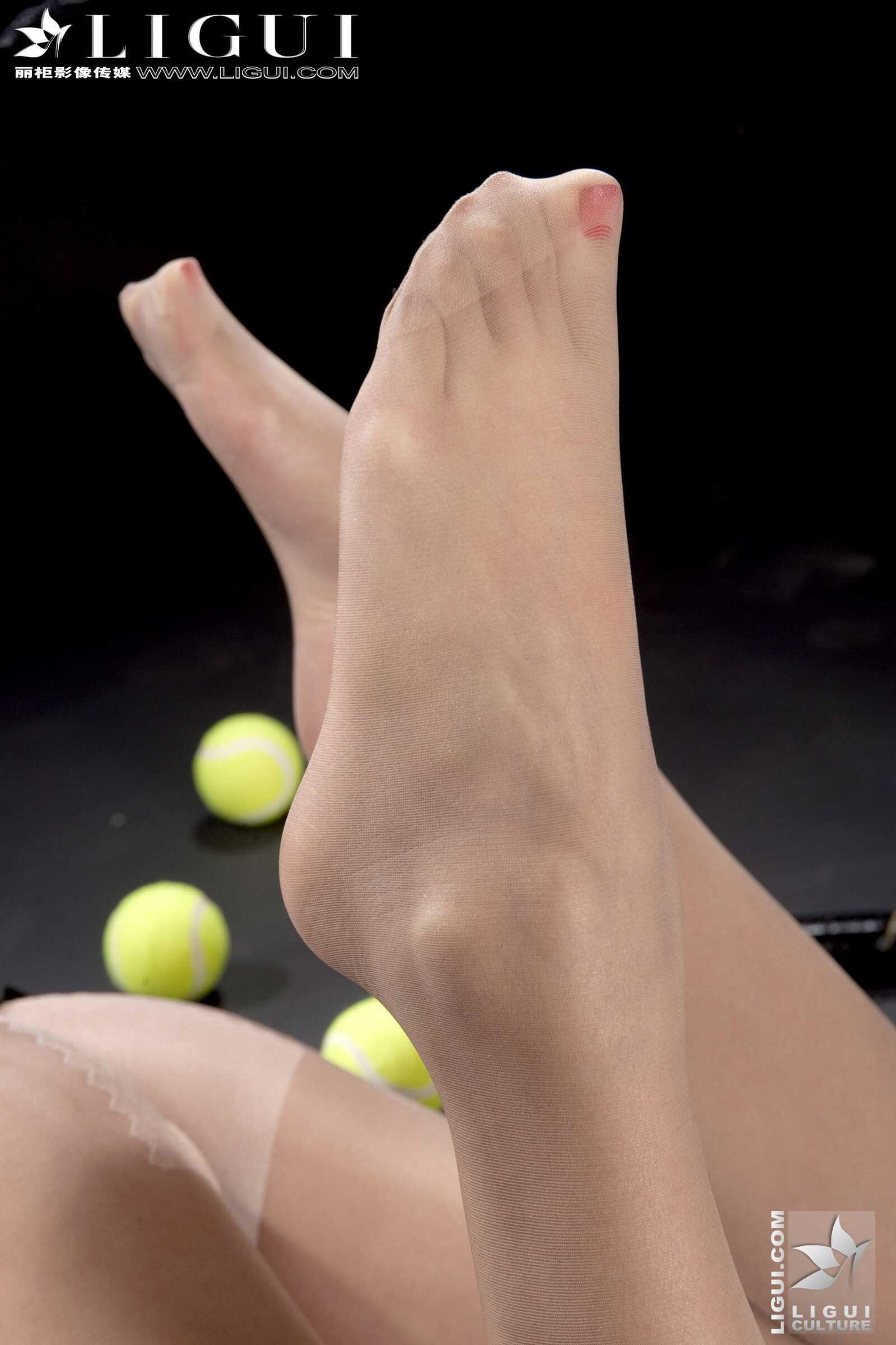 Model 美美《羽毛球美人丝足秀》上中下合集 [丽柜第9张