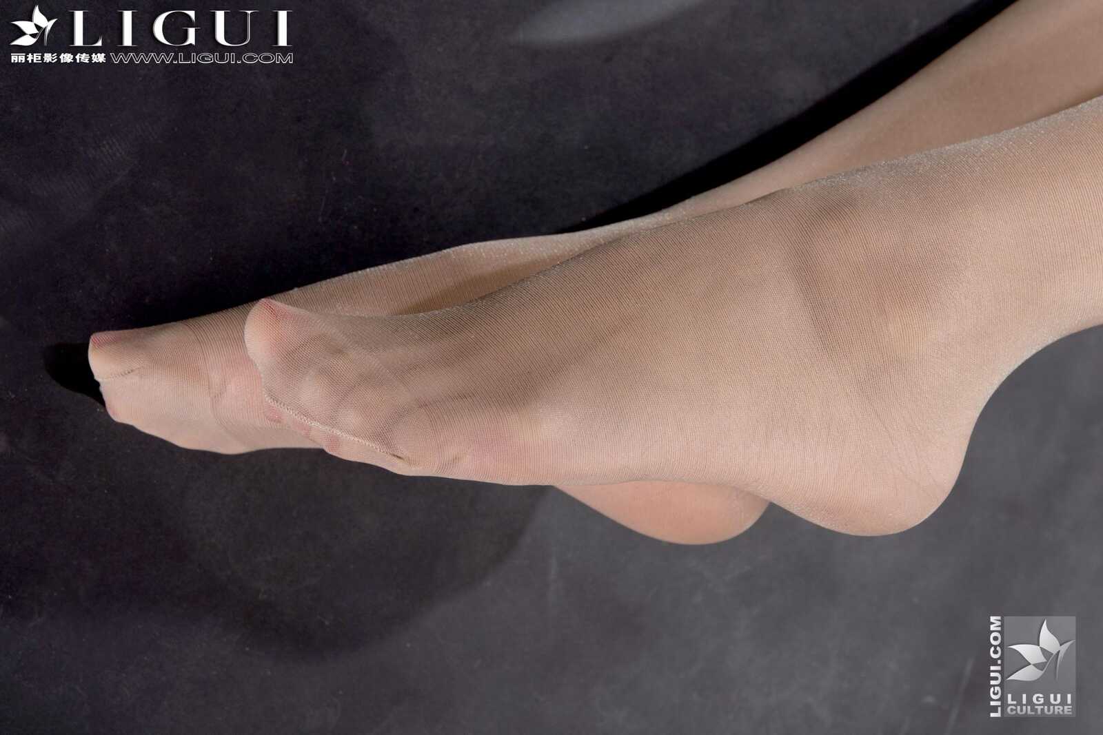 Model 美美《羽毛球美人丝足秀》上中下合集 [丽柜第8张