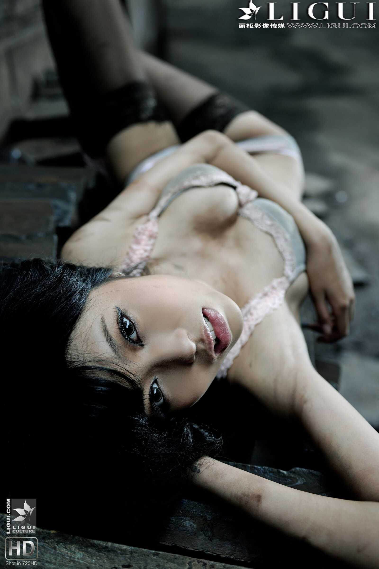 Model 梦露《黑丝女郎外拍魅惑》上下合集 [丽柜第9张