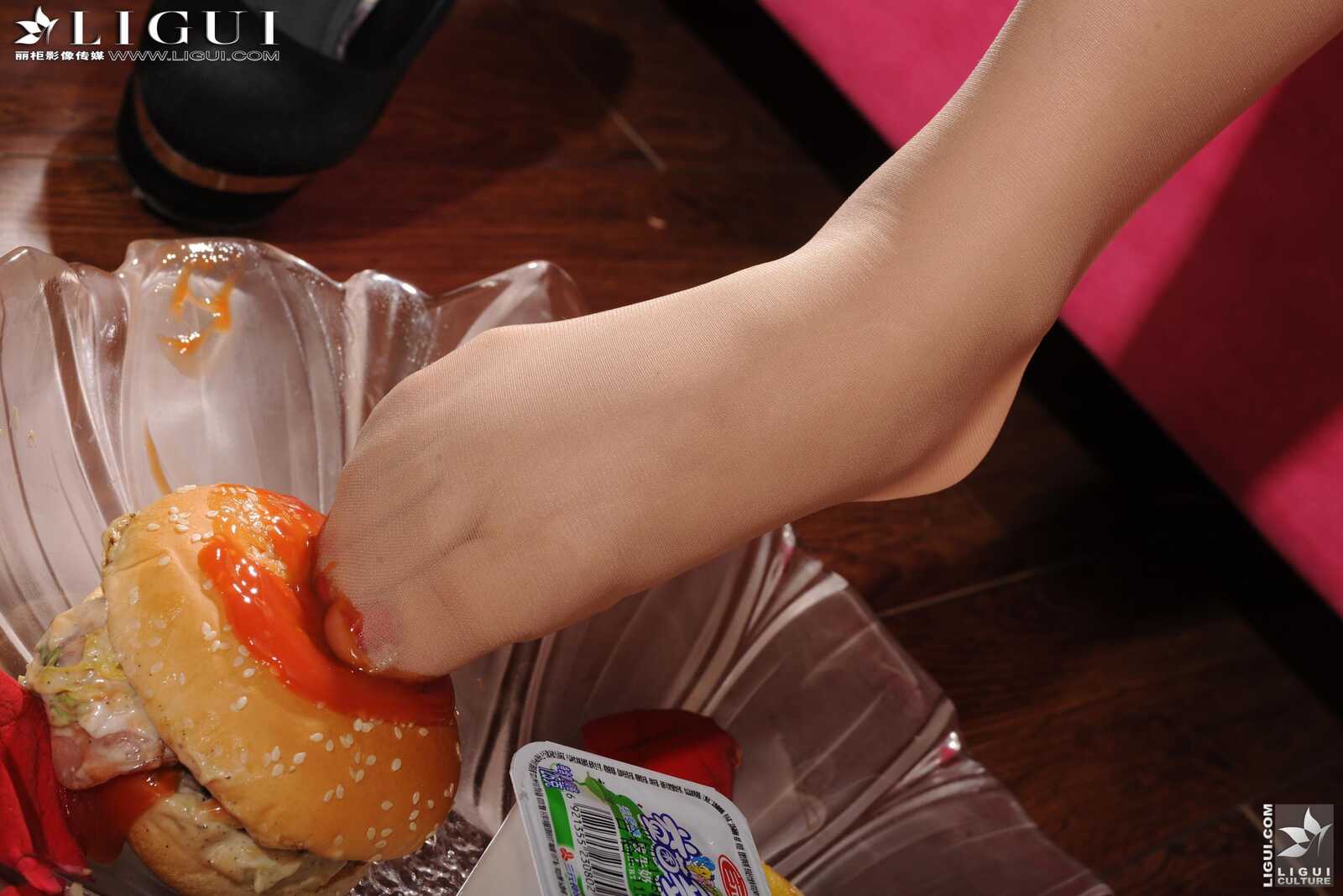 Model 英子《美味的肉丝袜美足》上下合集 [丽柜第11张