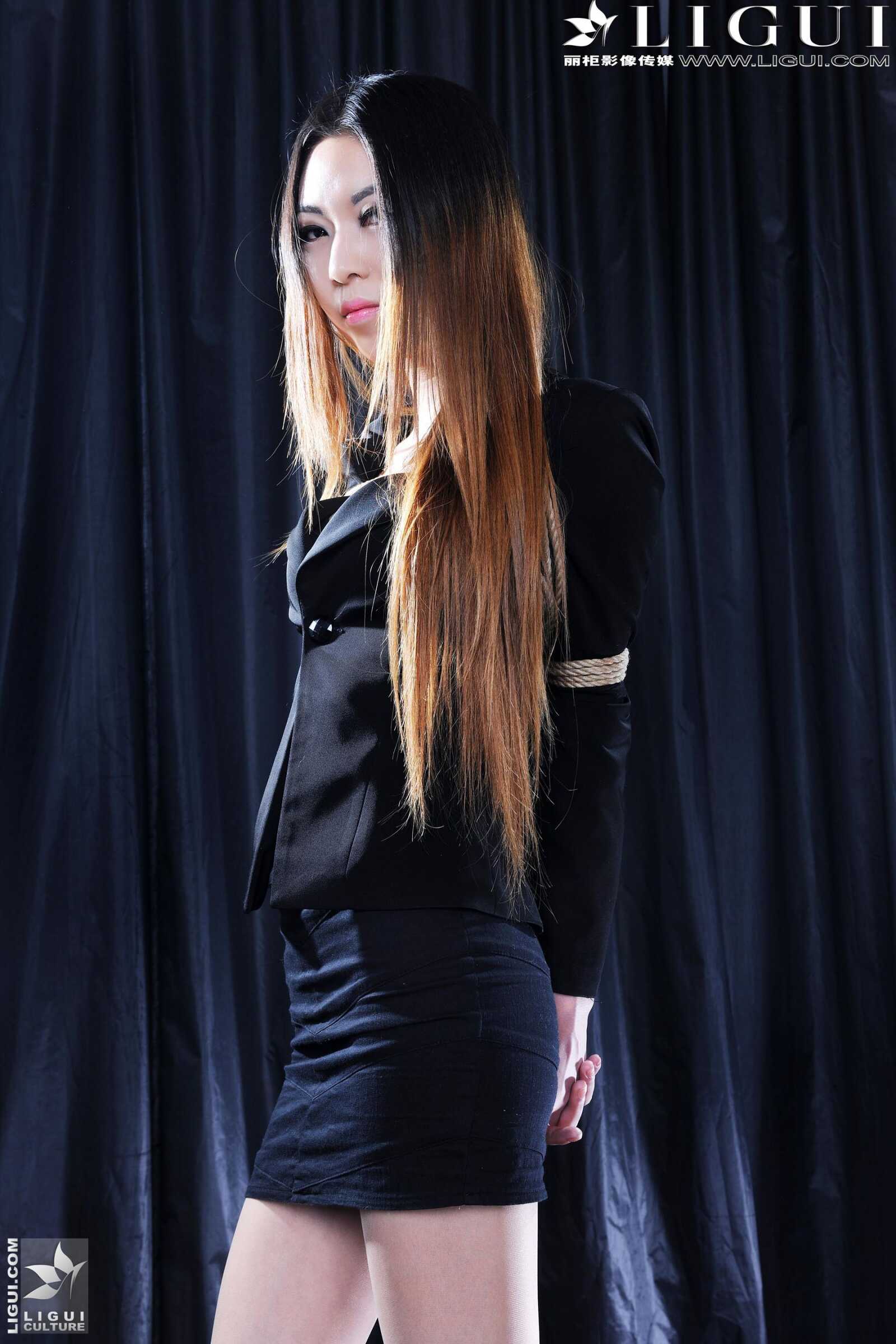 [丽柜美束LiGui] Model 文欣《制服捆绑系列》 美腿第14张