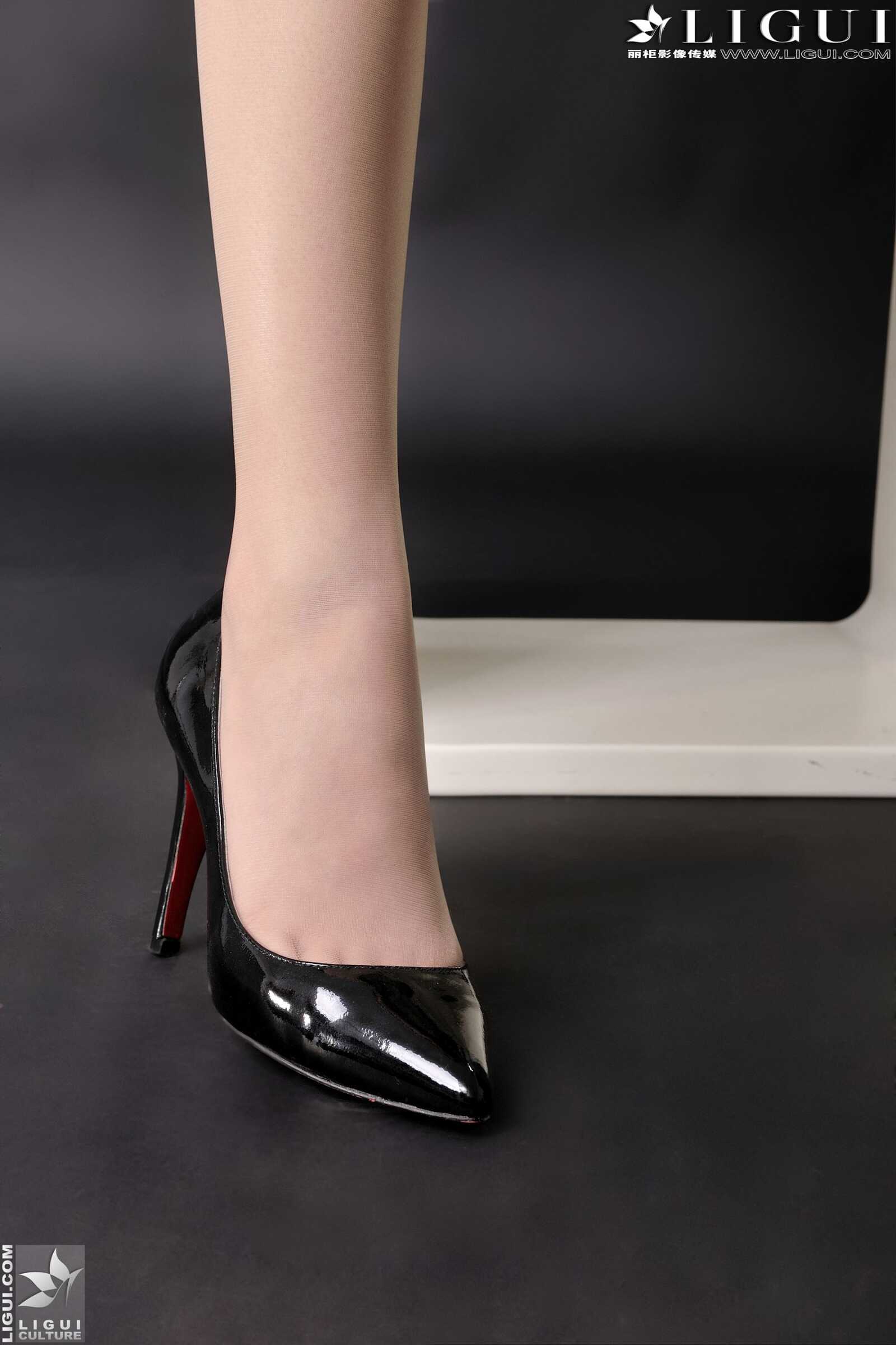 [丽柜LiGui] Model 文欣《OL职业装》上下全集 美腿玉第10张