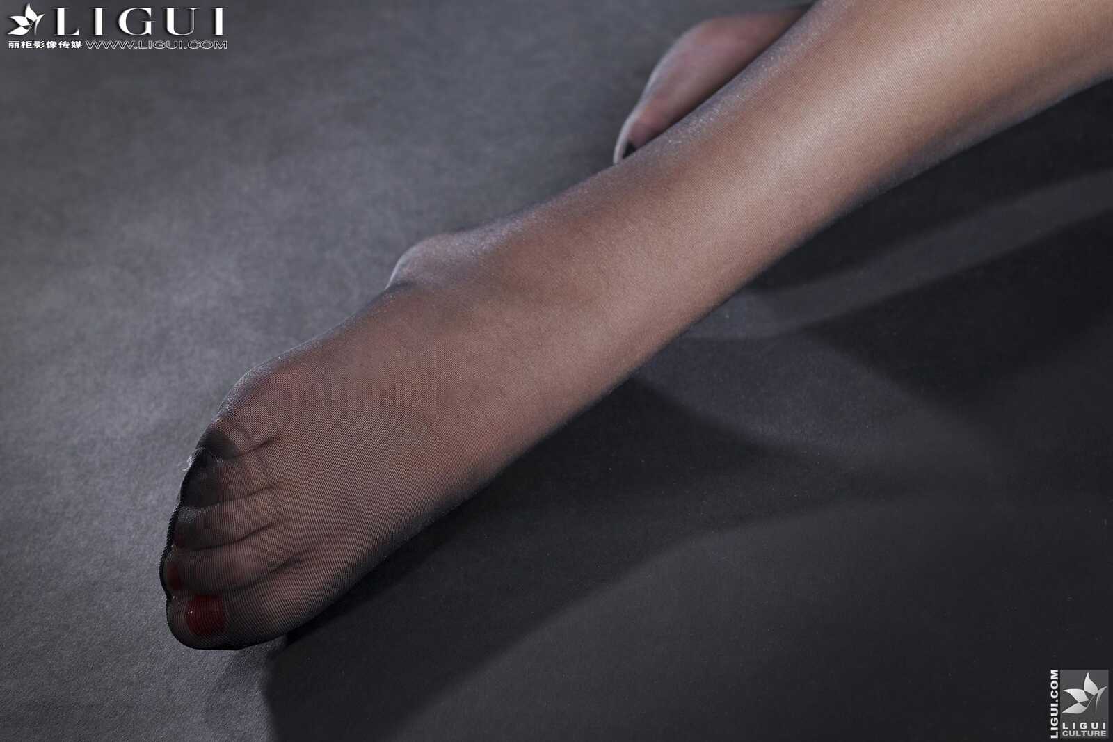 Model Amily《黑丝高跟女郎》上下全集 [丽柜贵足第6张