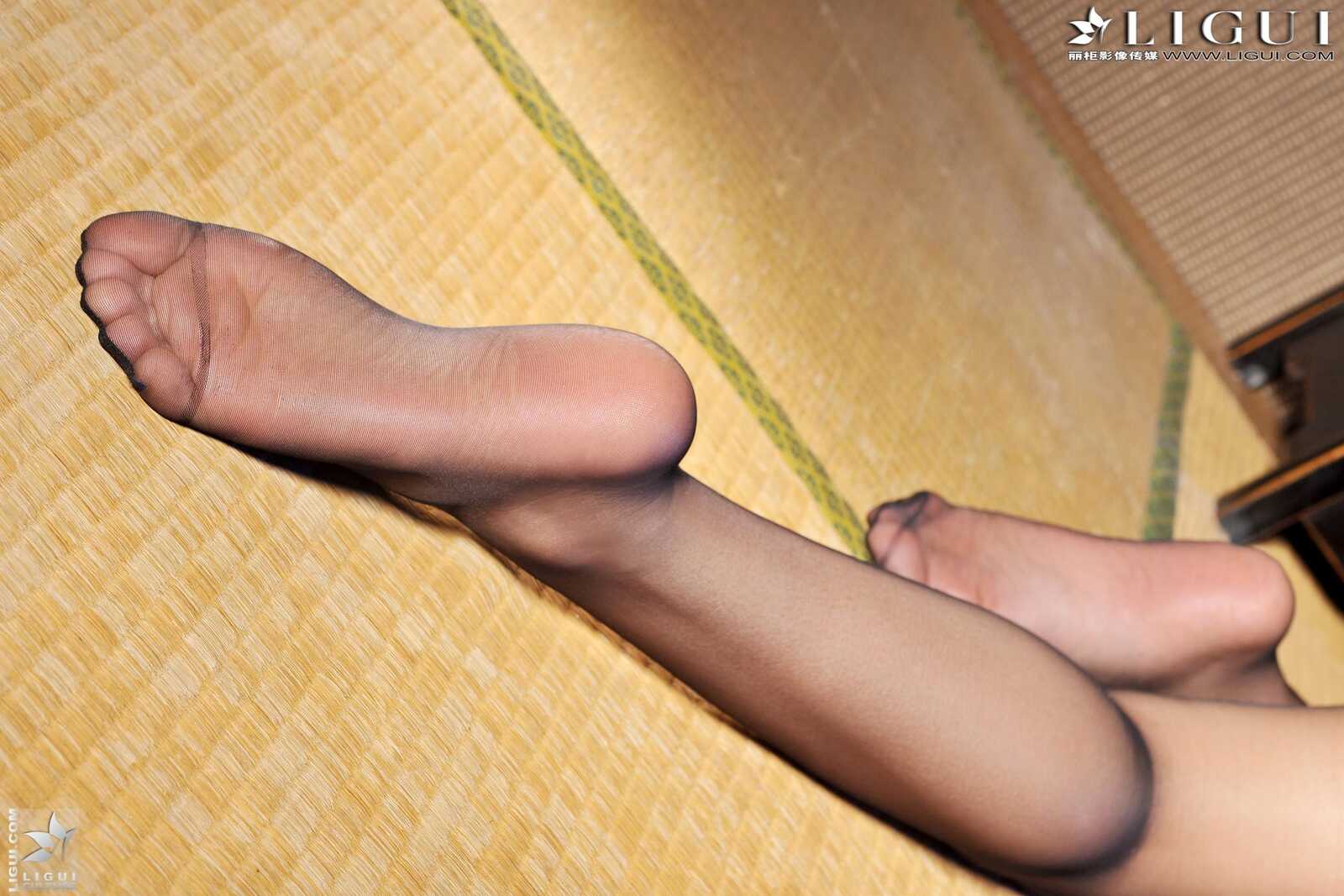 [丽柜贵足LiGui] Model 司琪《黑丝高跟女神》美腿丝第3张