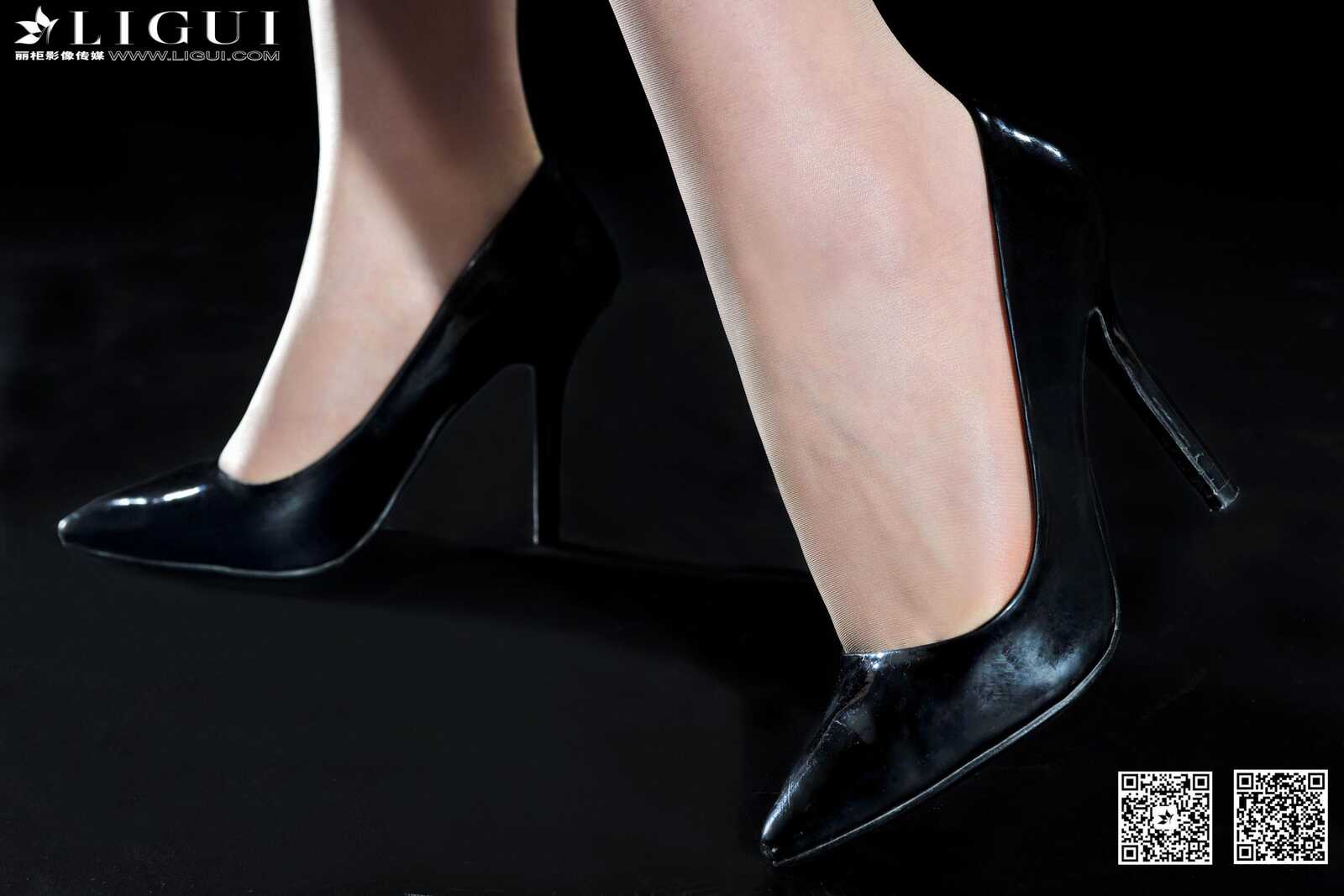 Model 允儿《牛仔热裤高跟美足》上下全集 [丽柜贵第16张