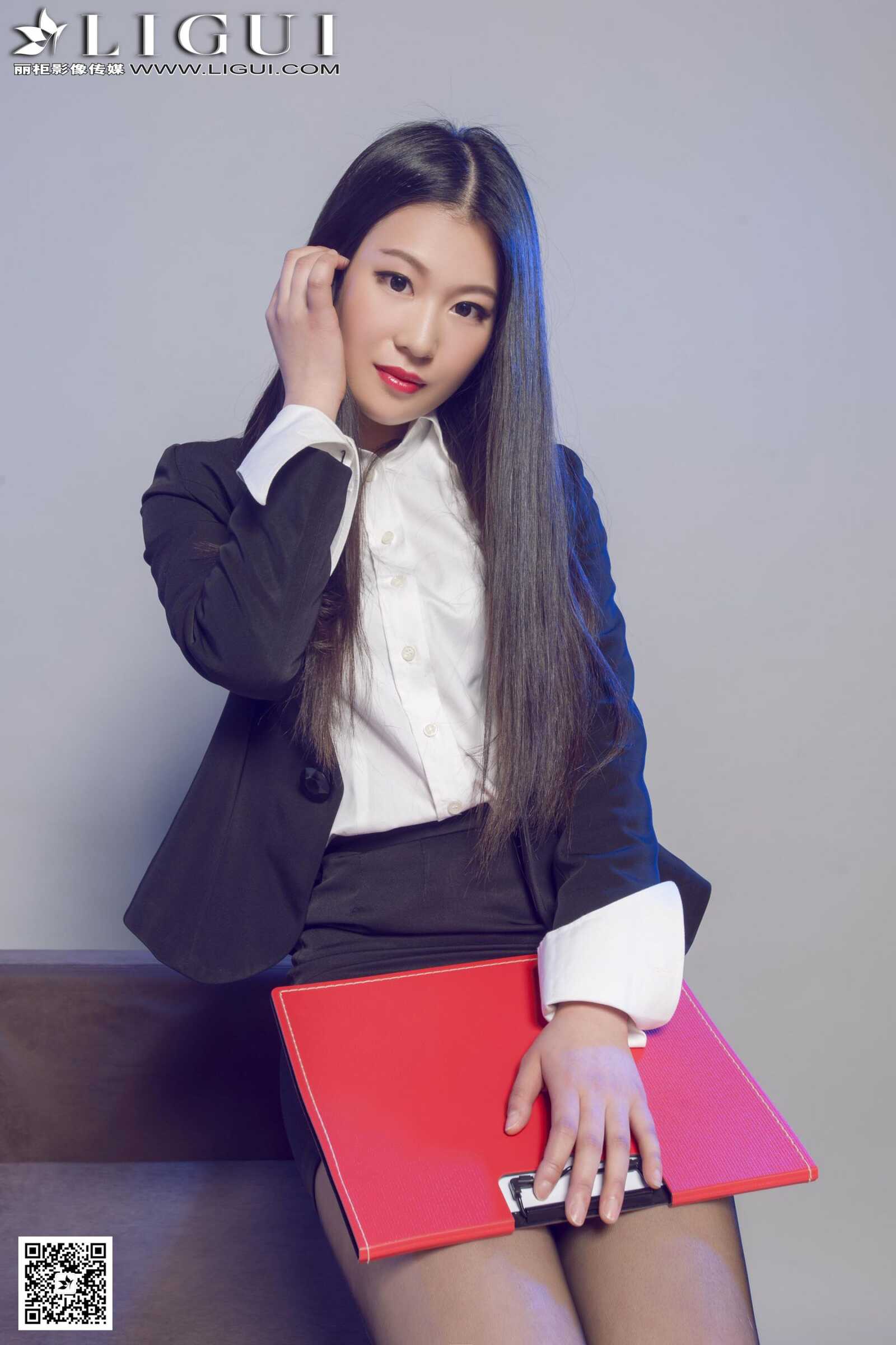 Model 佳怡《灰丝高跟秘书》上下全集 [丽柜LiGui第14张