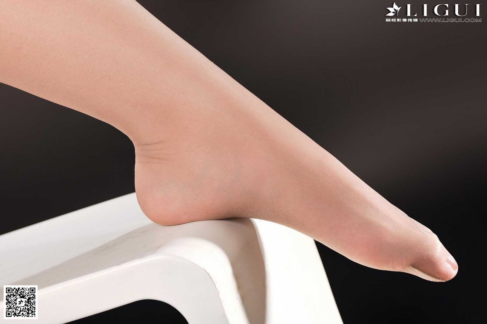 [丽柜LiGui] Model 安然《蓝色职业装套裙丝足》美腿第10张