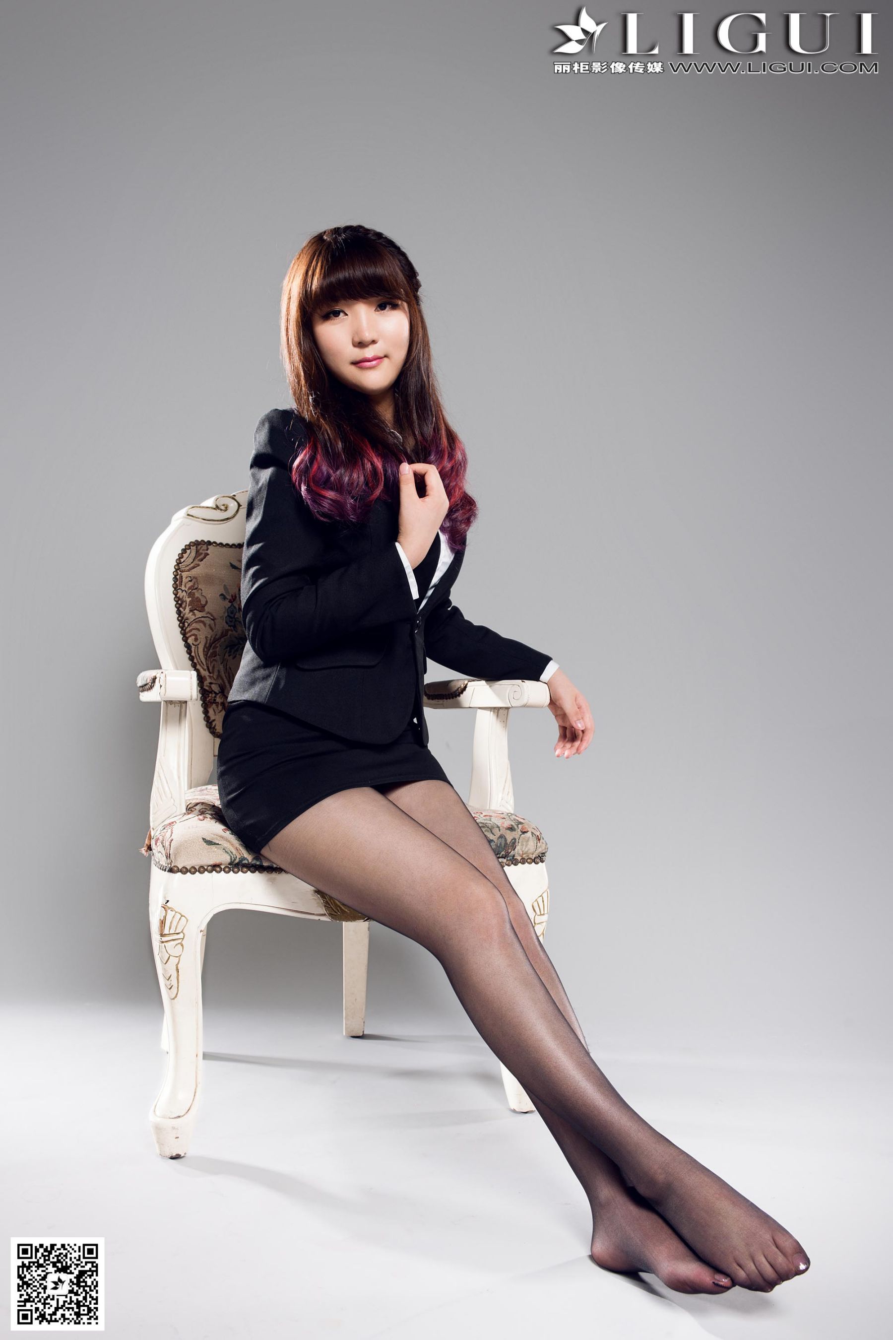 [丽柜贵足学院] Model 小倩《黑丝高跟职业装》美第6张