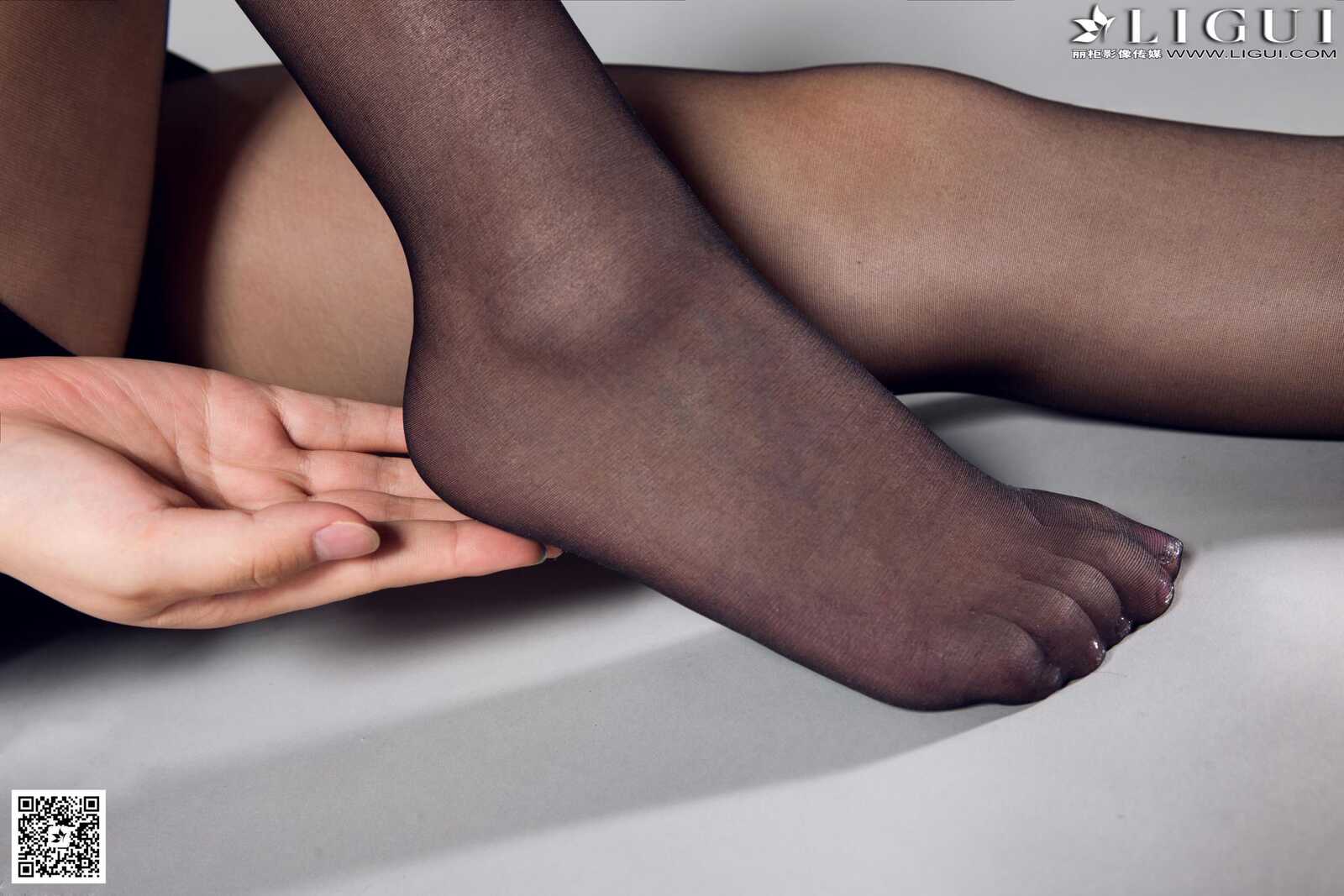 [丽柜贵足学院] Model 小倩《黑丝高跟职业装》美第1张