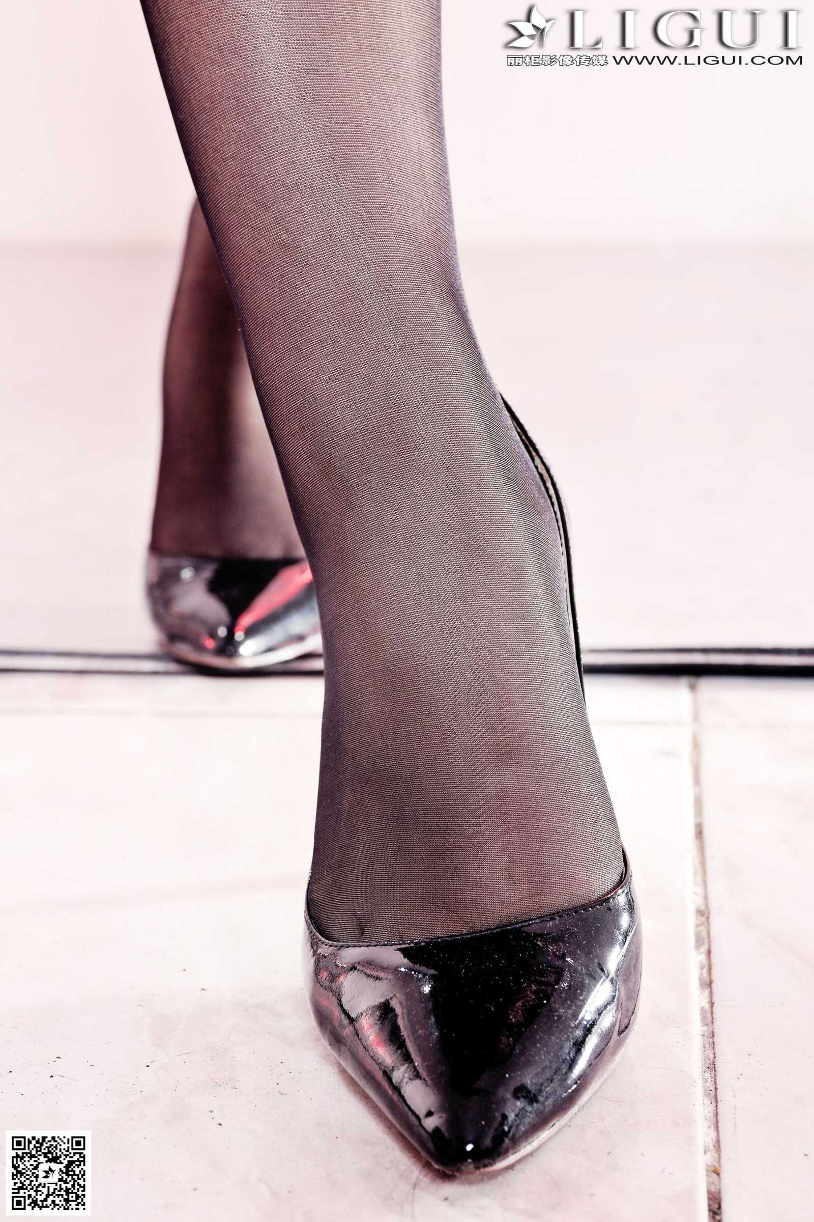 [丽柜LiGui] Model 允儿《超短连衣裙黑丝美足》美腿第13张