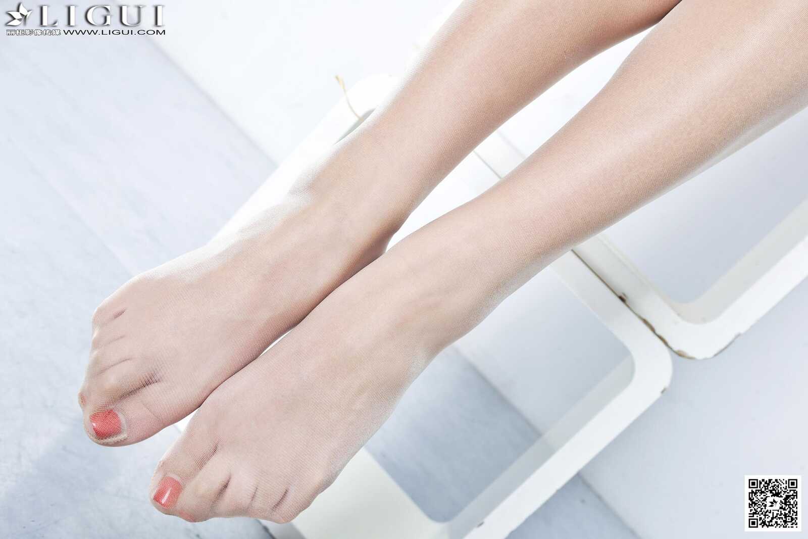 [丽柜LiGui] Model 司琪《气球少女丝足》美腿玉足写第12张