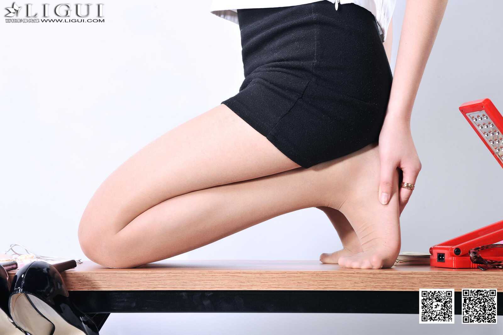 [丽柜LiGui] Model 小杨幂《水手服少女丝足》上中下第11张