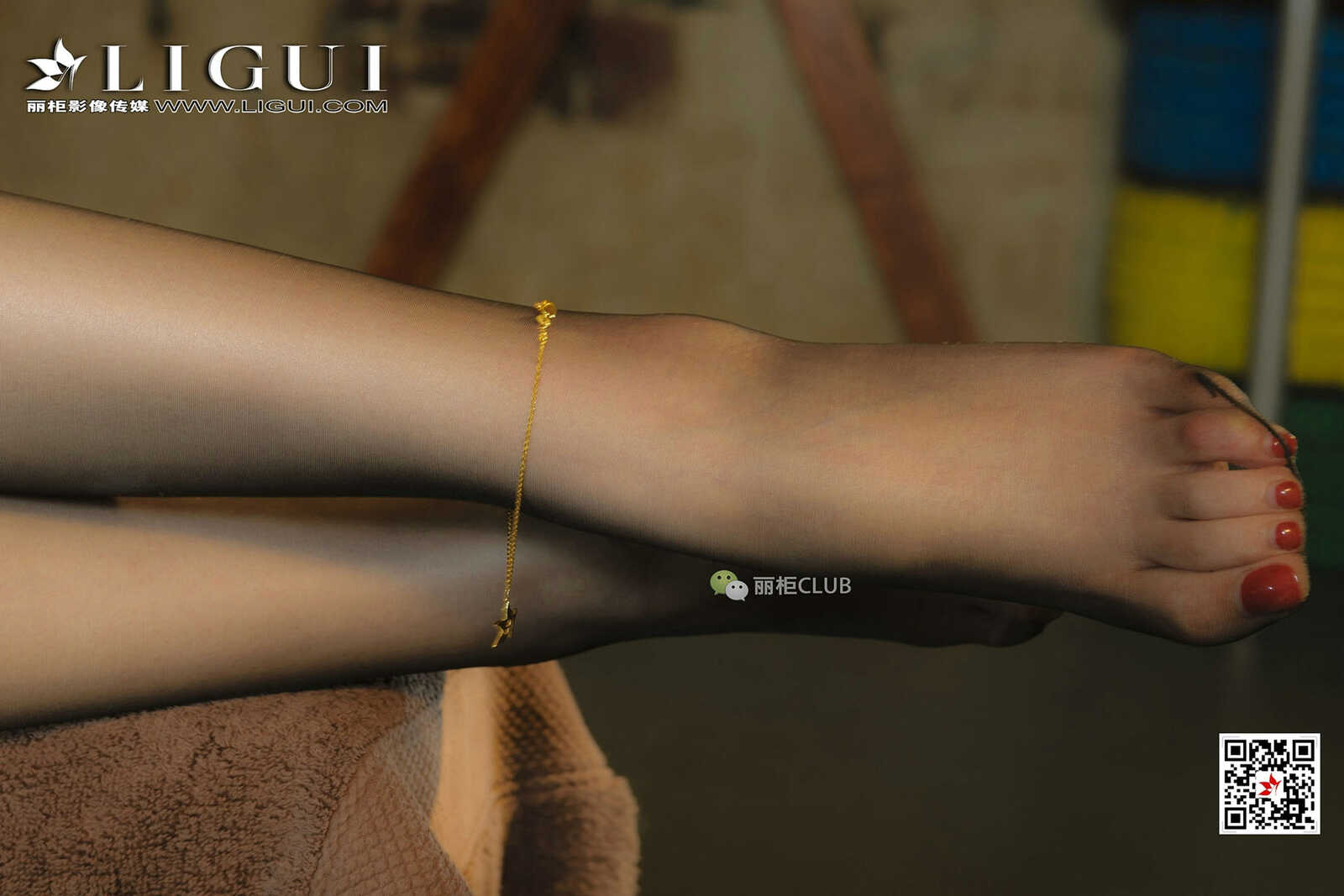 腿模小戈《黑丝女王》 [丽柜Ligui] 写真集第14张