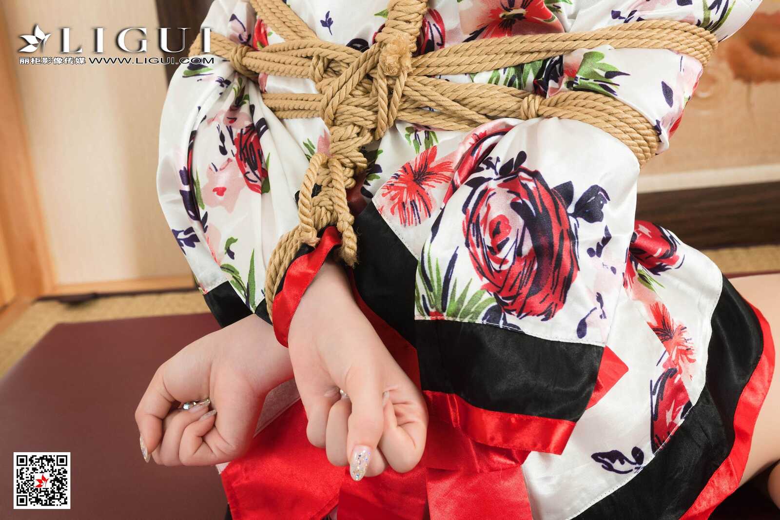 甜甜《绳艺捆绑丝袜人体摄影》 [丽柜美束] 写真第9张