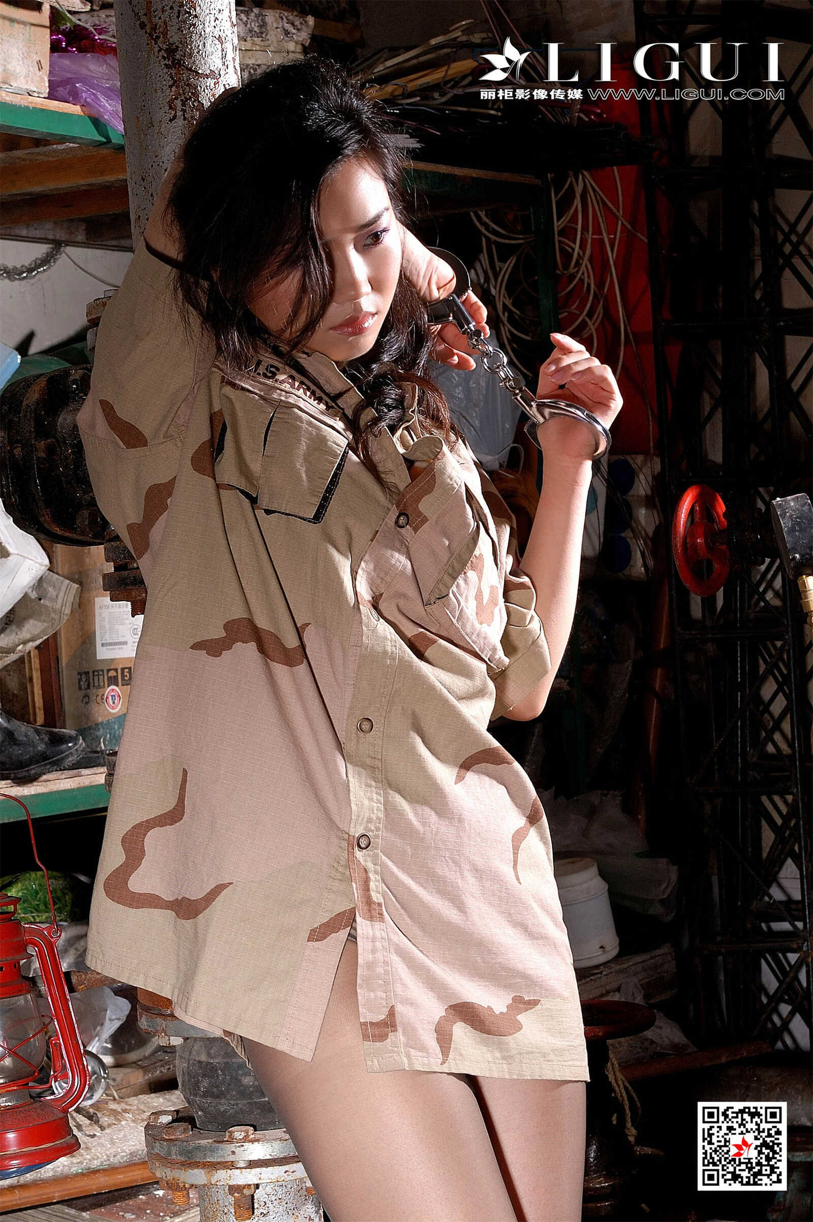 Model 由美《镣铐绳芤捆绑》 [丽柜美束Ligui] 写真第4张