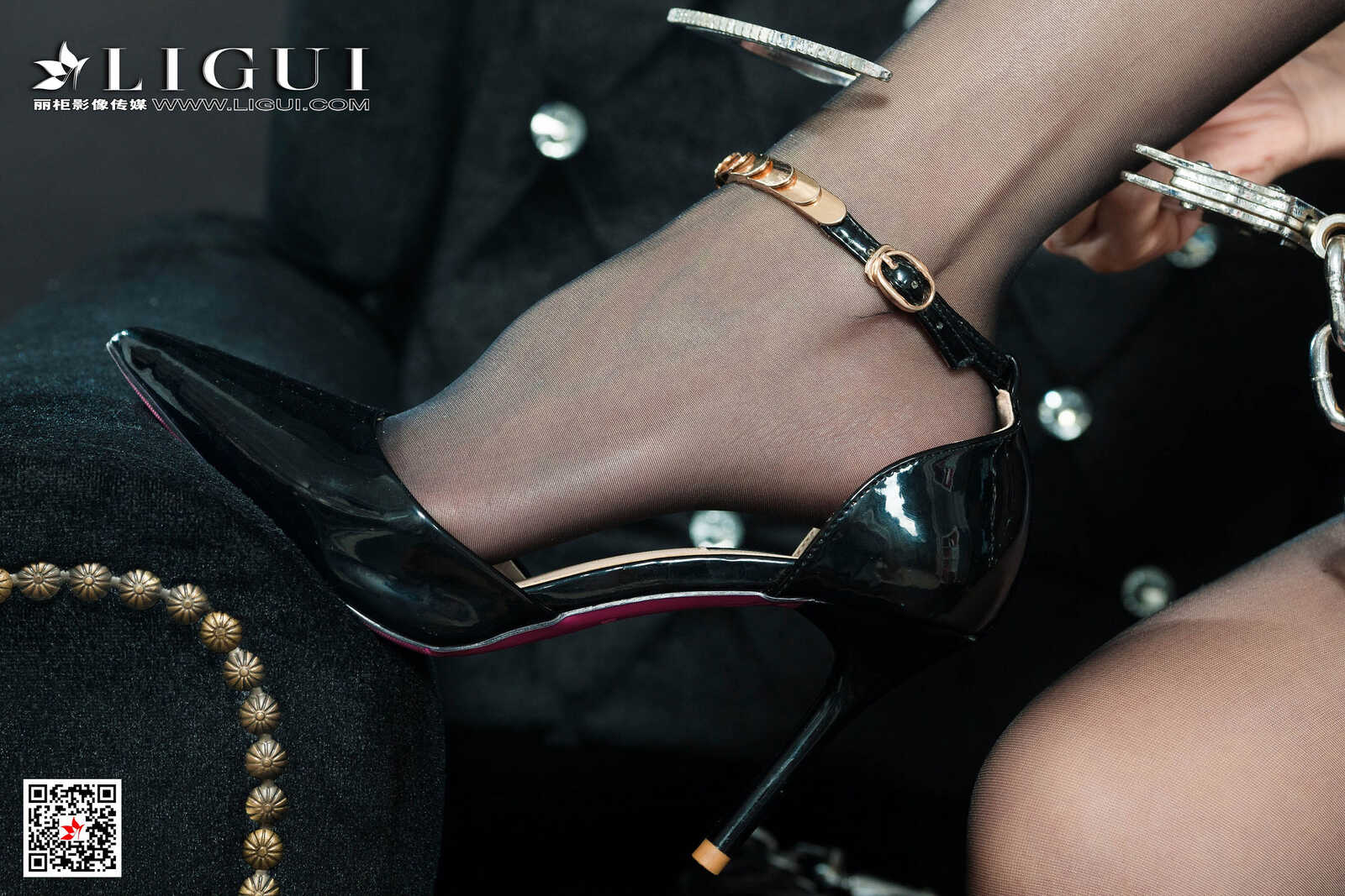 Model 甜甜《黑丝镣铐兔女郎》 [丽柜Ligui] 写真集第4张