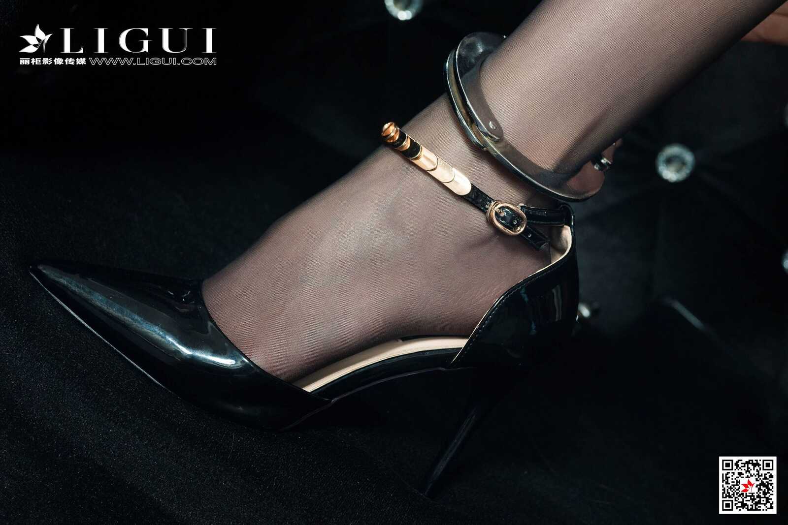 Model 甜甜《黑丝镣铐兔女郎》 [丽柜Ligui] 写真集第2张