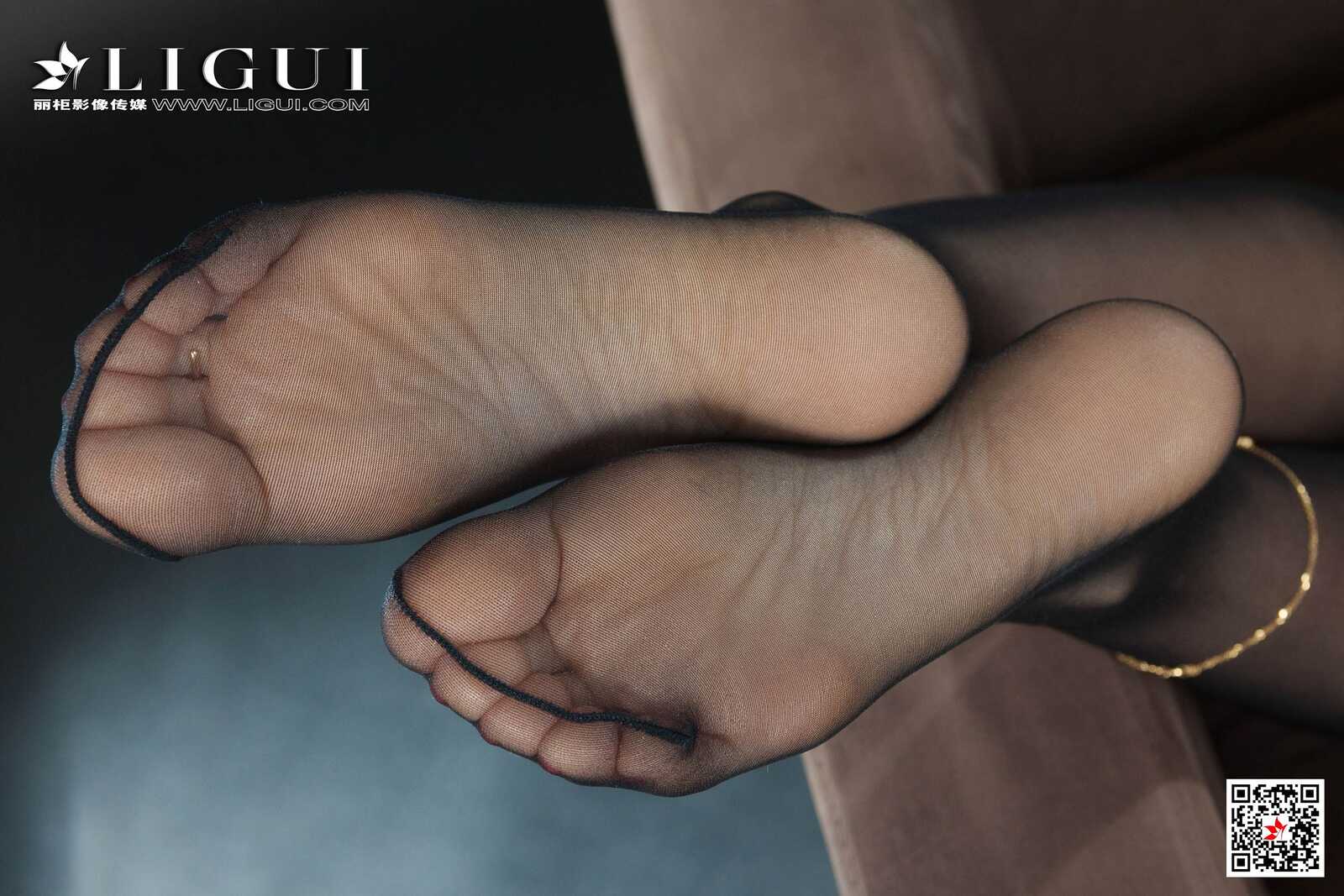 Model 子晴《极品黑丝女秘书》 [丽柜Ligui] 写真集第4张