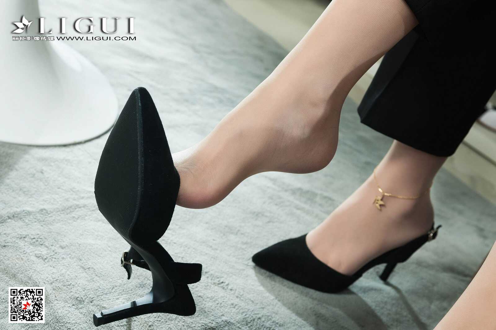 Model 文芮&amp;amp;潘潘《丝足情》 [丽柜Ligui] 写真集第4张