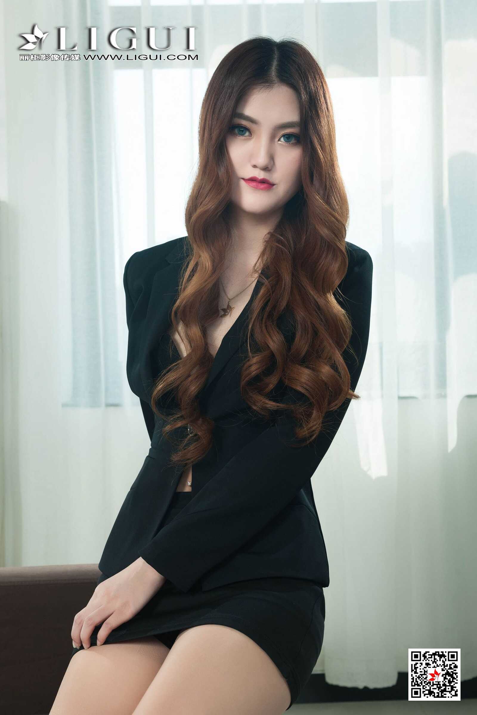 Model 小艺《肉丝袜OL》 [丽柜Ligui] 写真集第7张