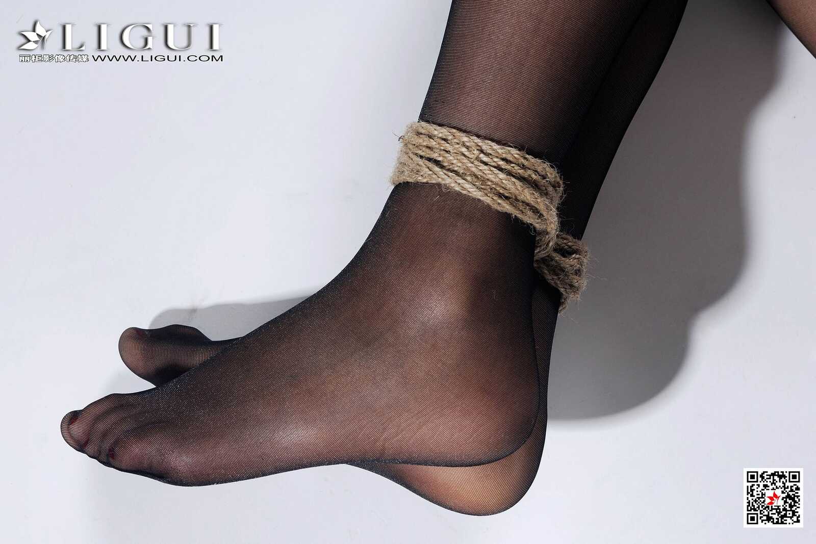 Model 幽幽《制服黑丝捆绑》 [丽柜美束Ligui] 写真第4张